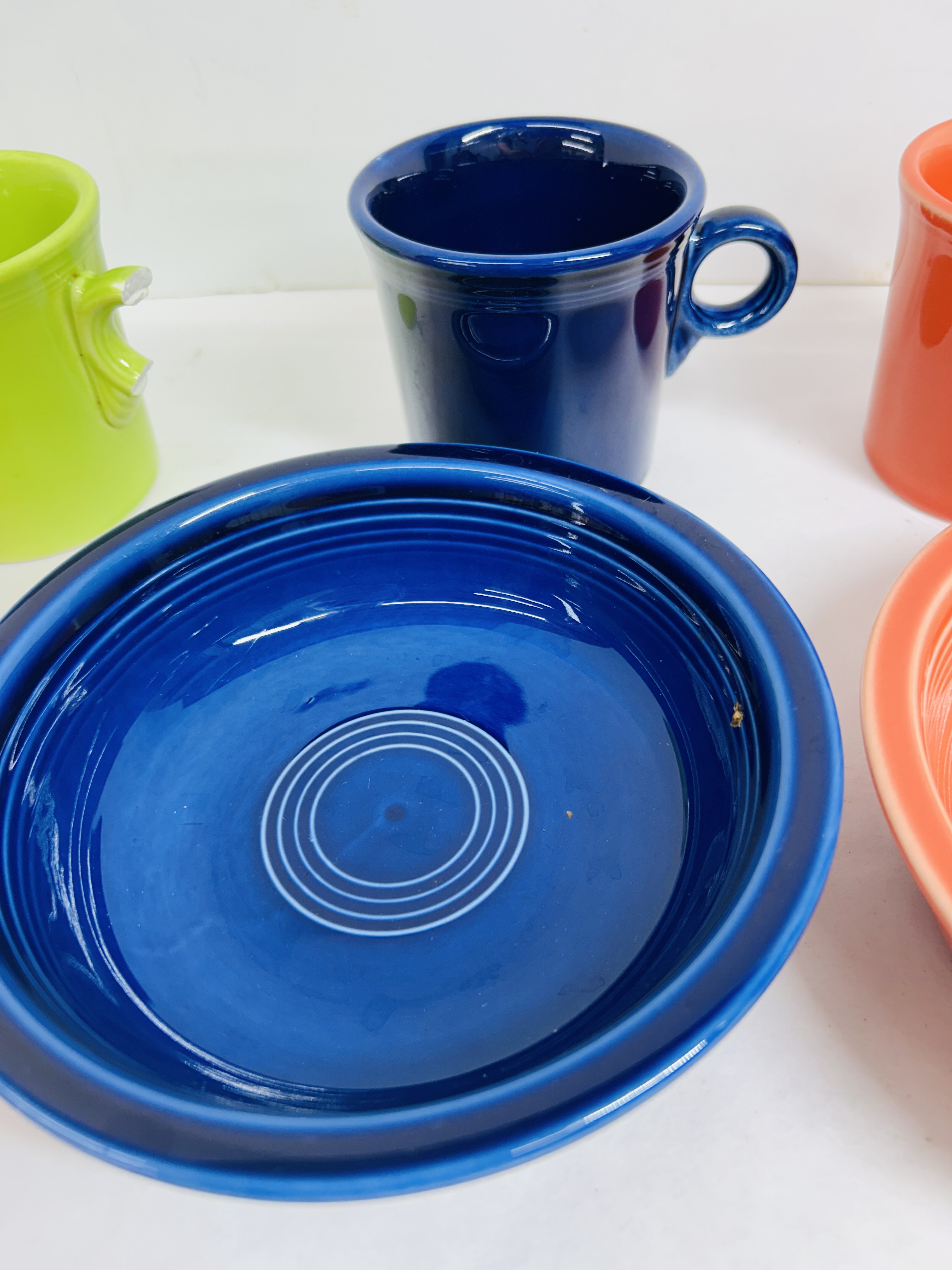 HOMER LAUGHLIN CERAMIC FIESTA SERVICE, MODERN