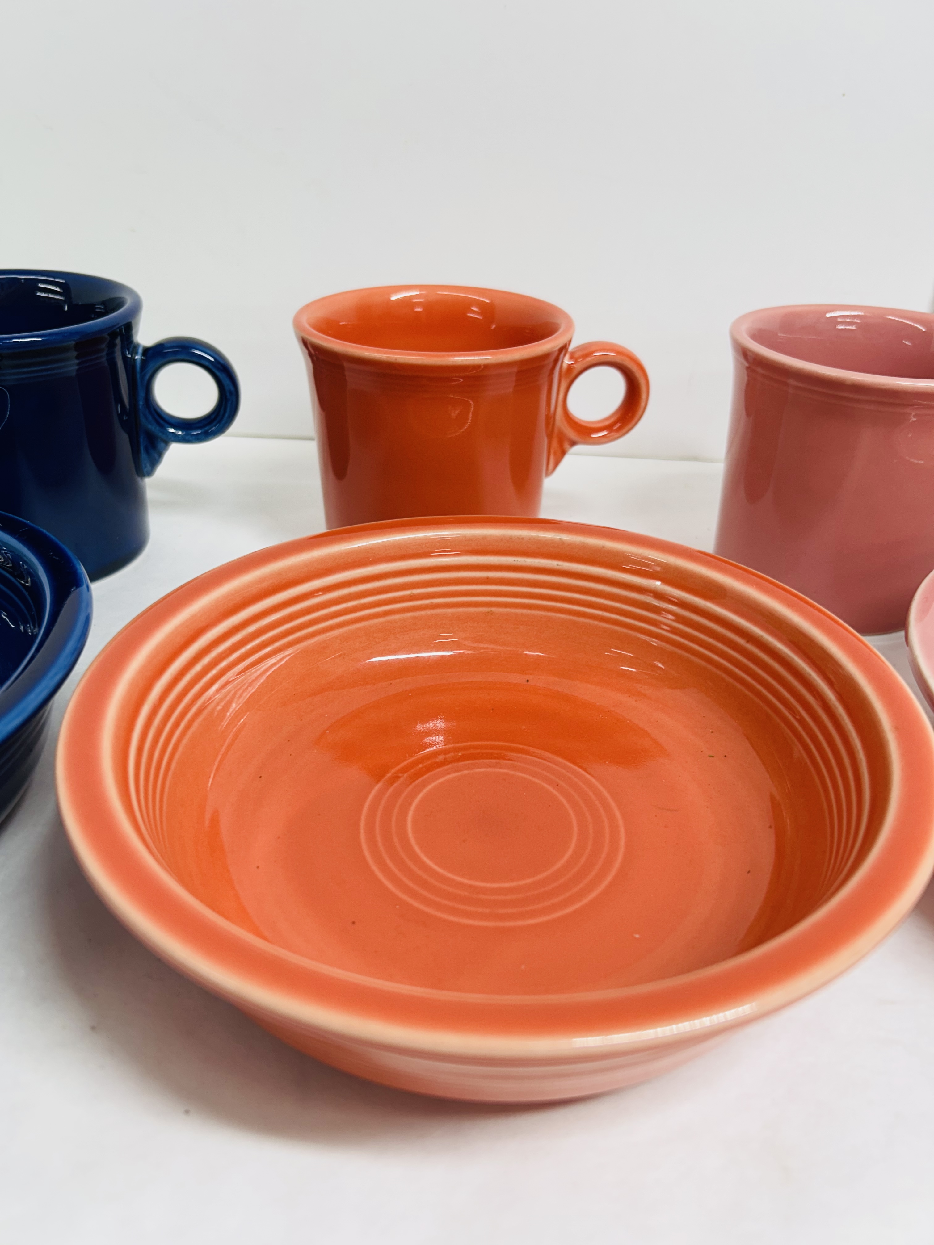 HOMER LAUGHLIN CERAMIC FIESTA SERVICE, MODERN