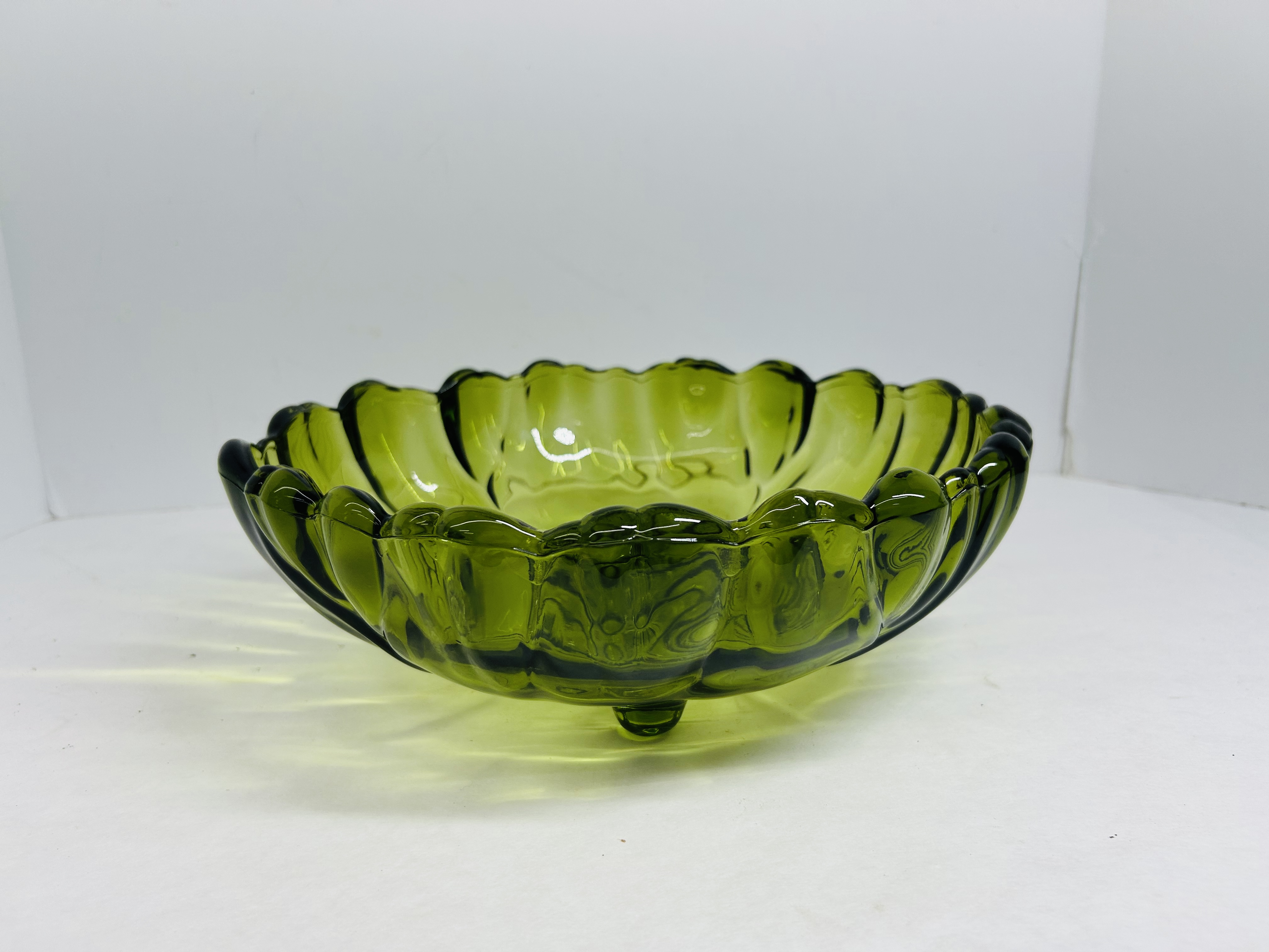 INDIANA GLASS GREEN SUNBURST BOWL, MID-CENTURY