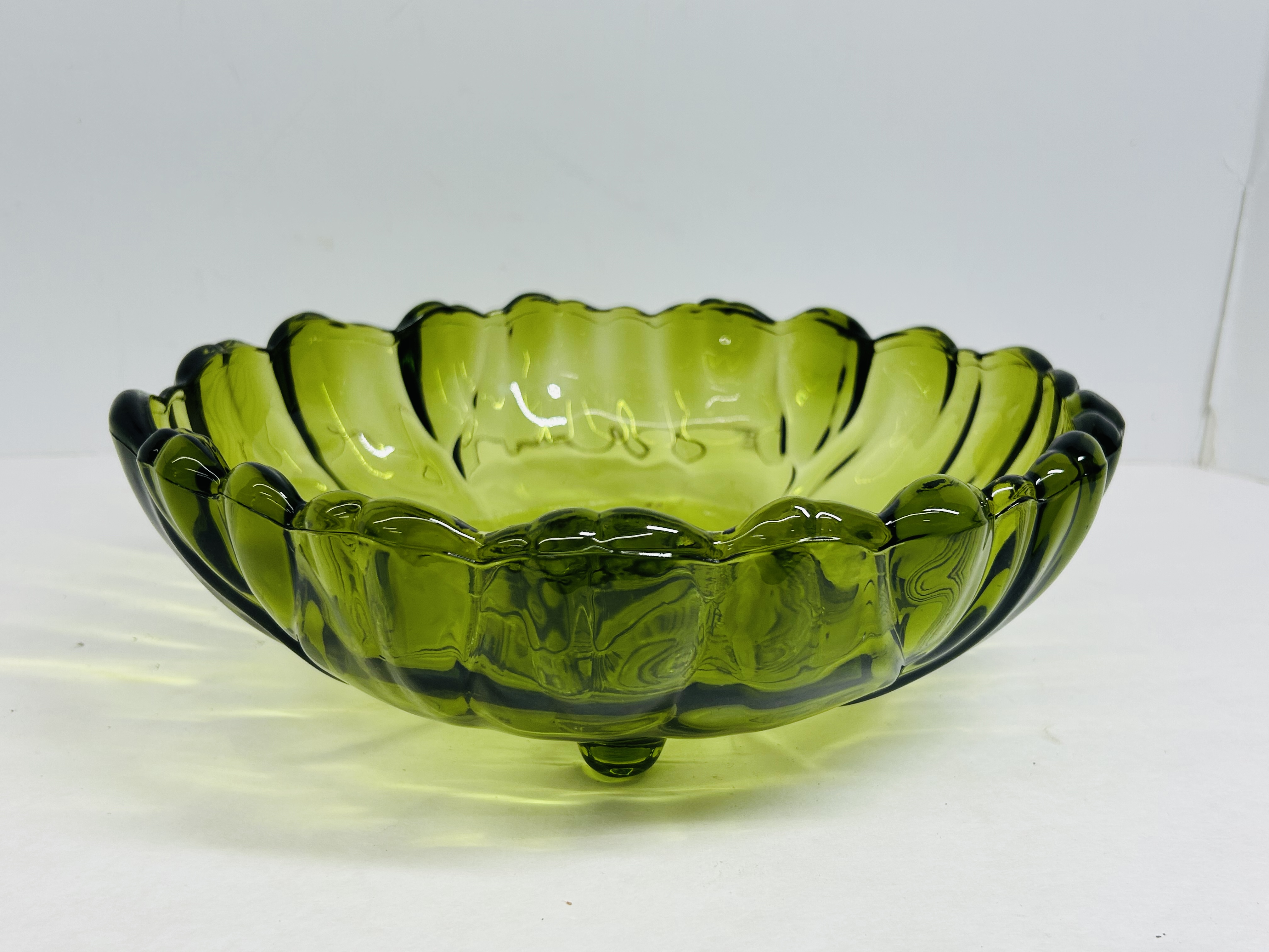 INDIANA GLASS GREEN SUNBURST BOWL, MID-CENTURY