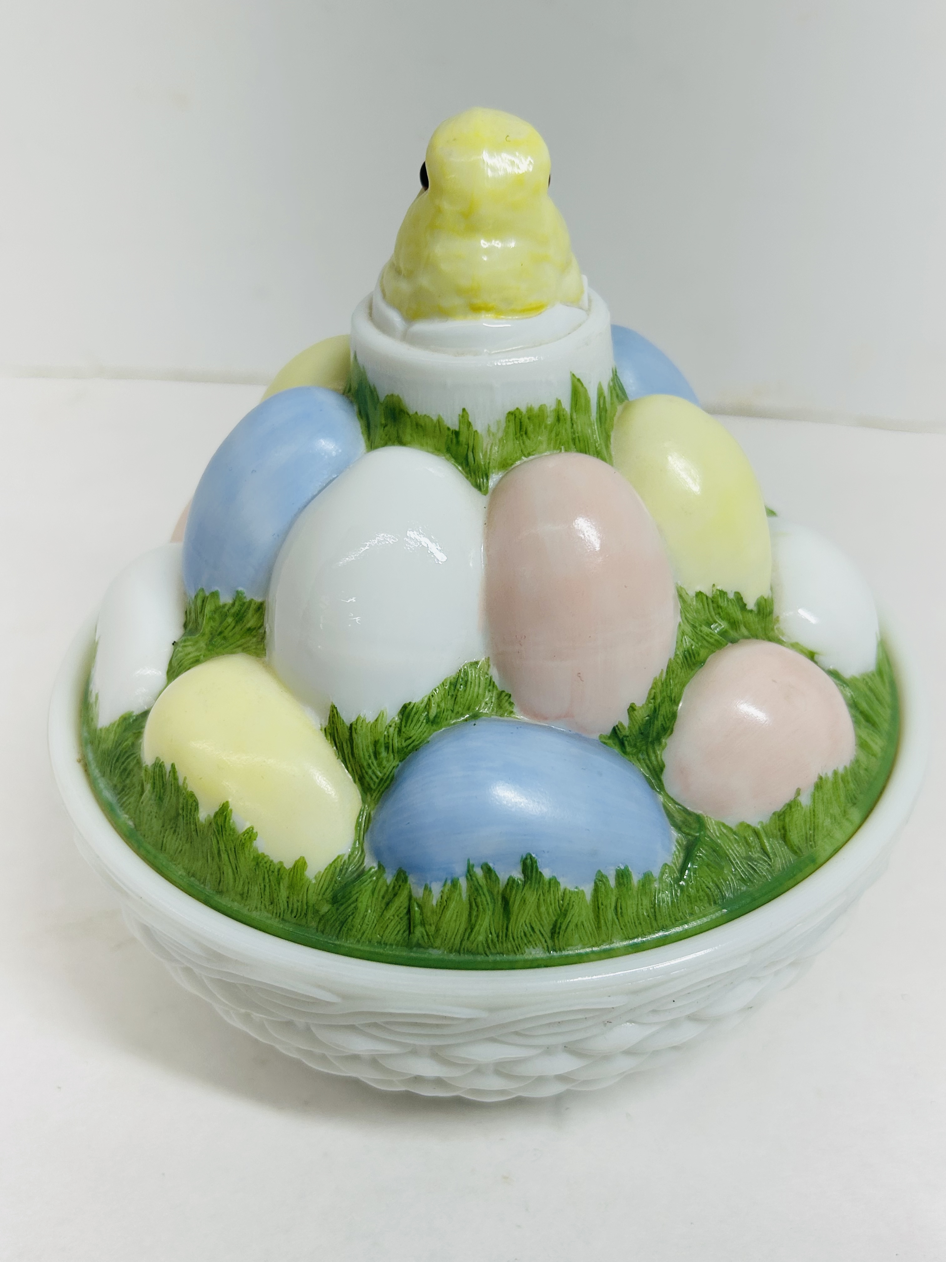 WESTMORELAND EASTER MILK GLASS BASKET, 1960S