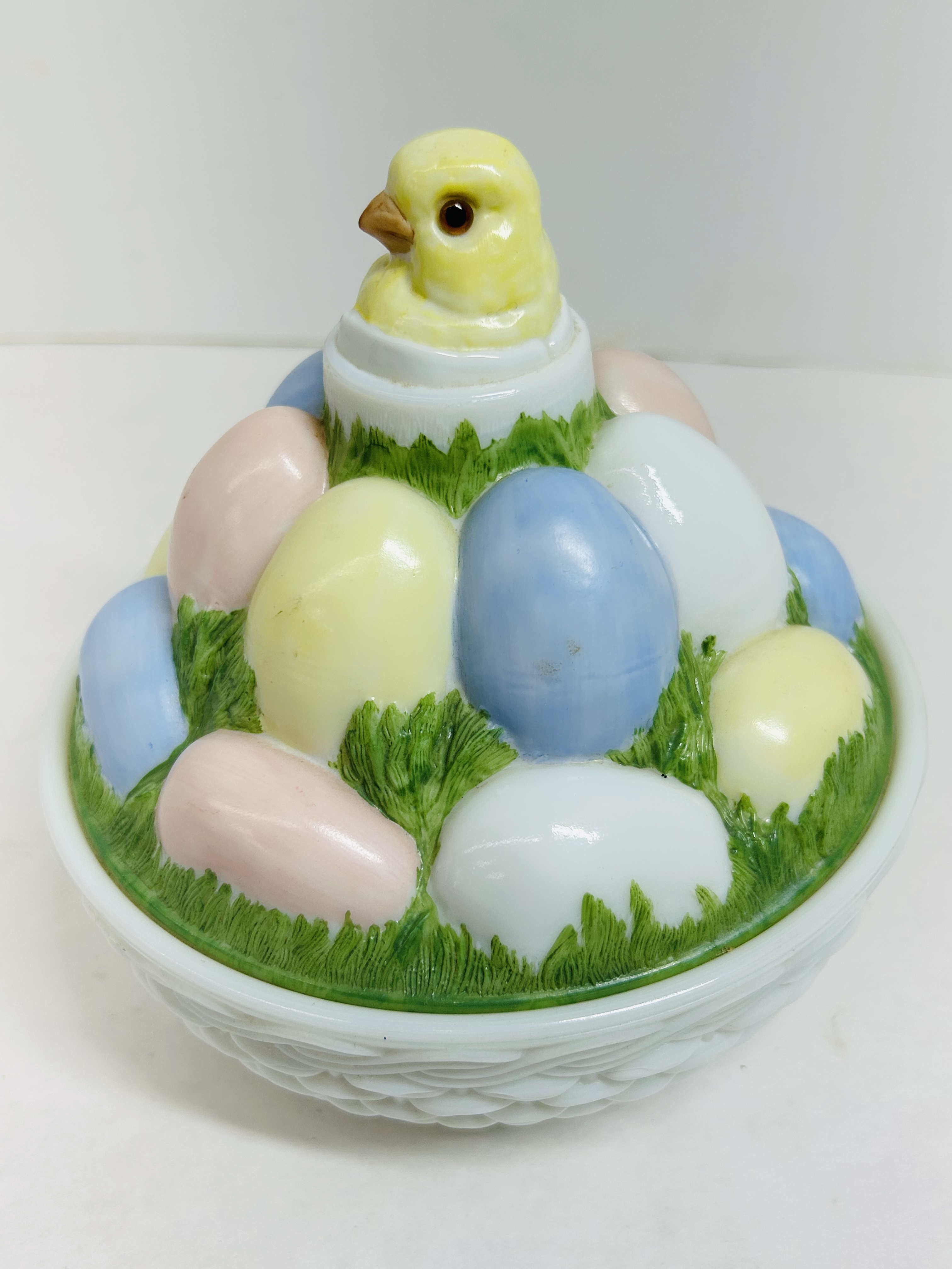 WESTMORELAND EASTER MILK GLASS BASKET, 1960S