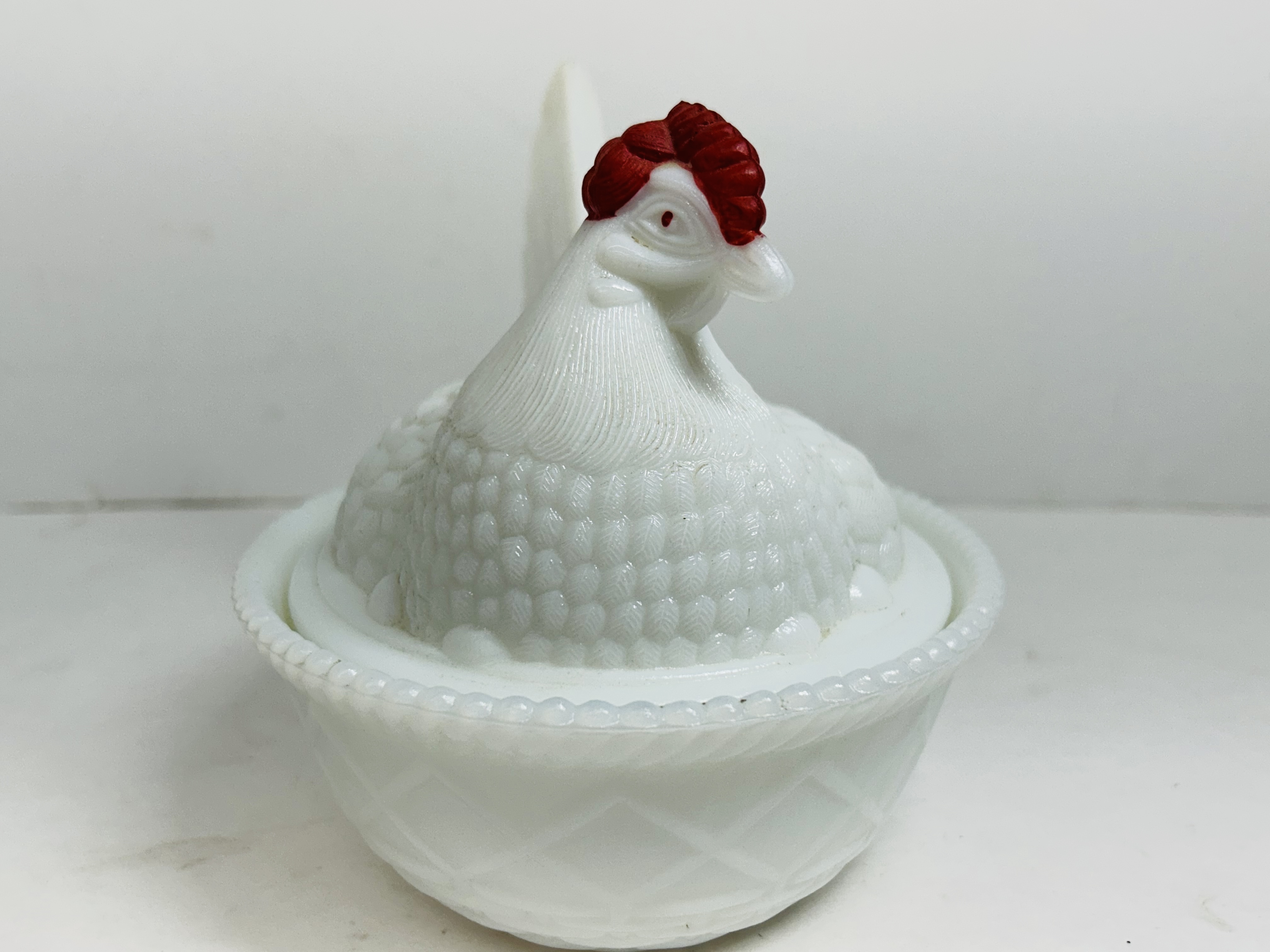 WESTMORELAND MILK GLASS HEN ON NEST, MID-CENTURY