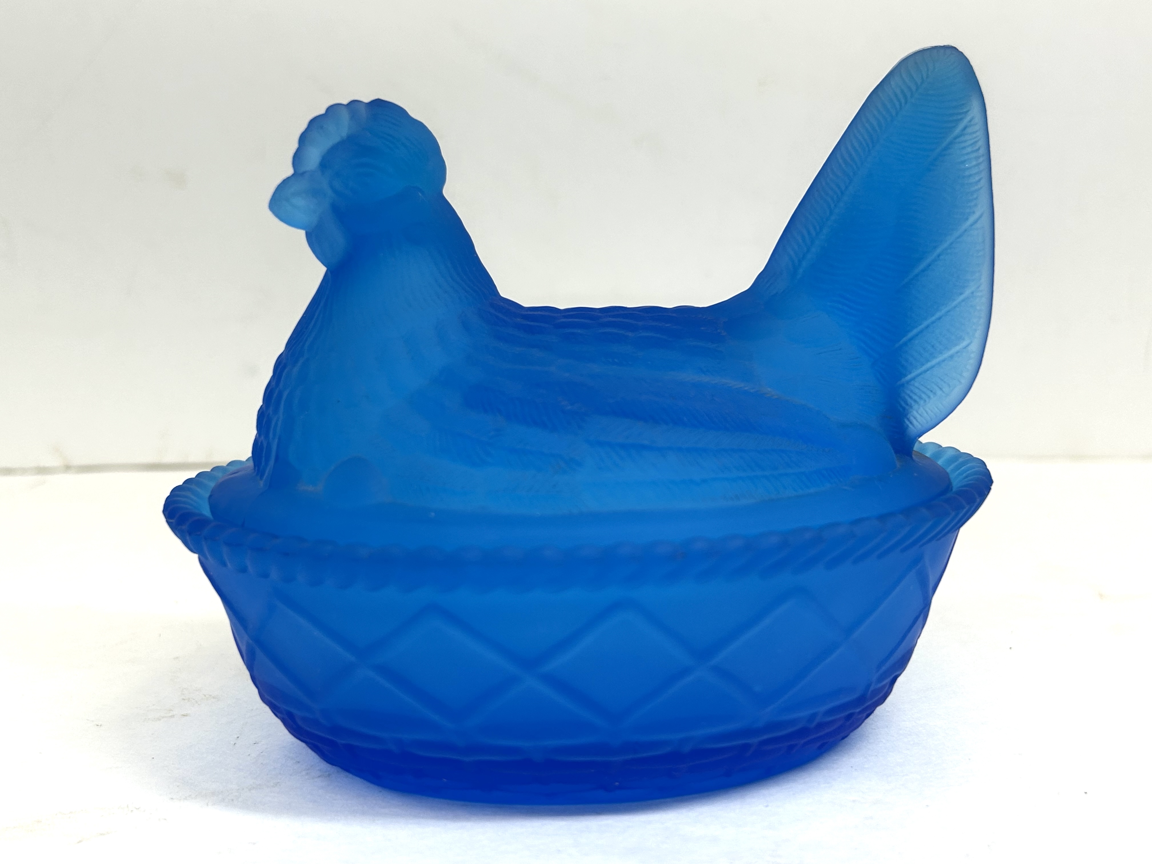 DEGENHART FROSTED BLUE GLASS HEN ON NEST