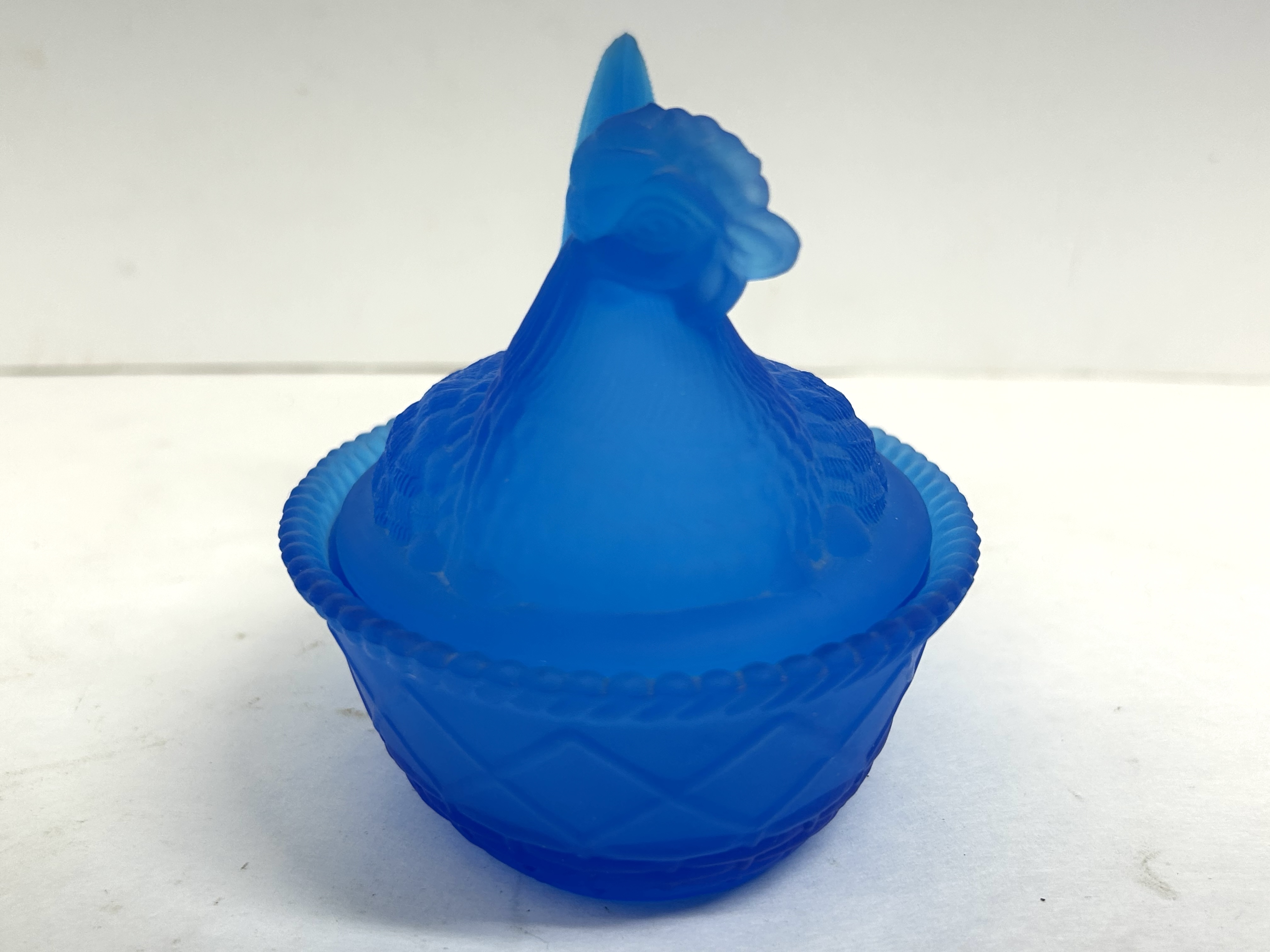 DEGENHART FROSTED BLUE GLASS HEN ON NEST