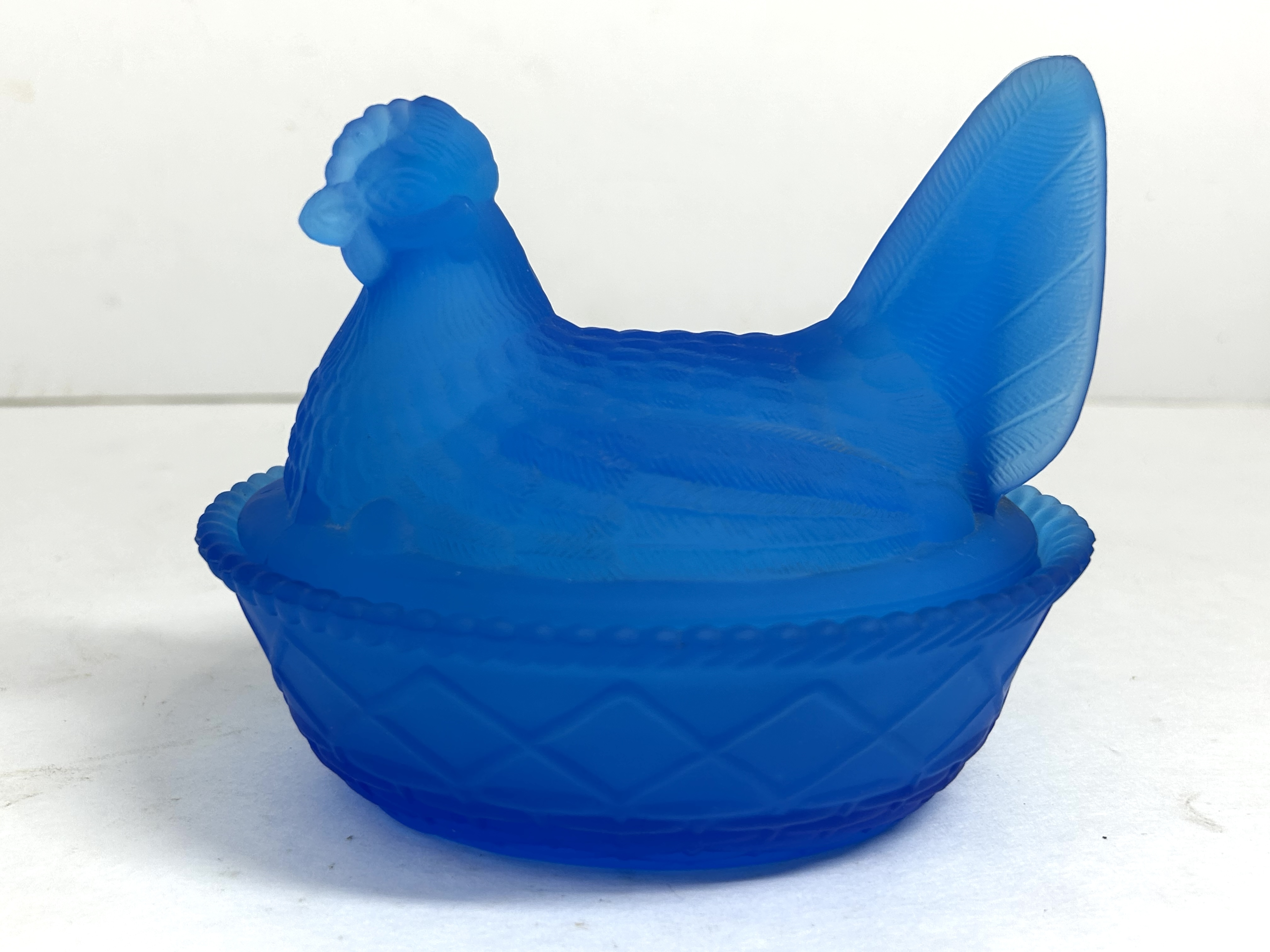 DEGENHART FROSTED BLUE GLASS HEN ON NEST