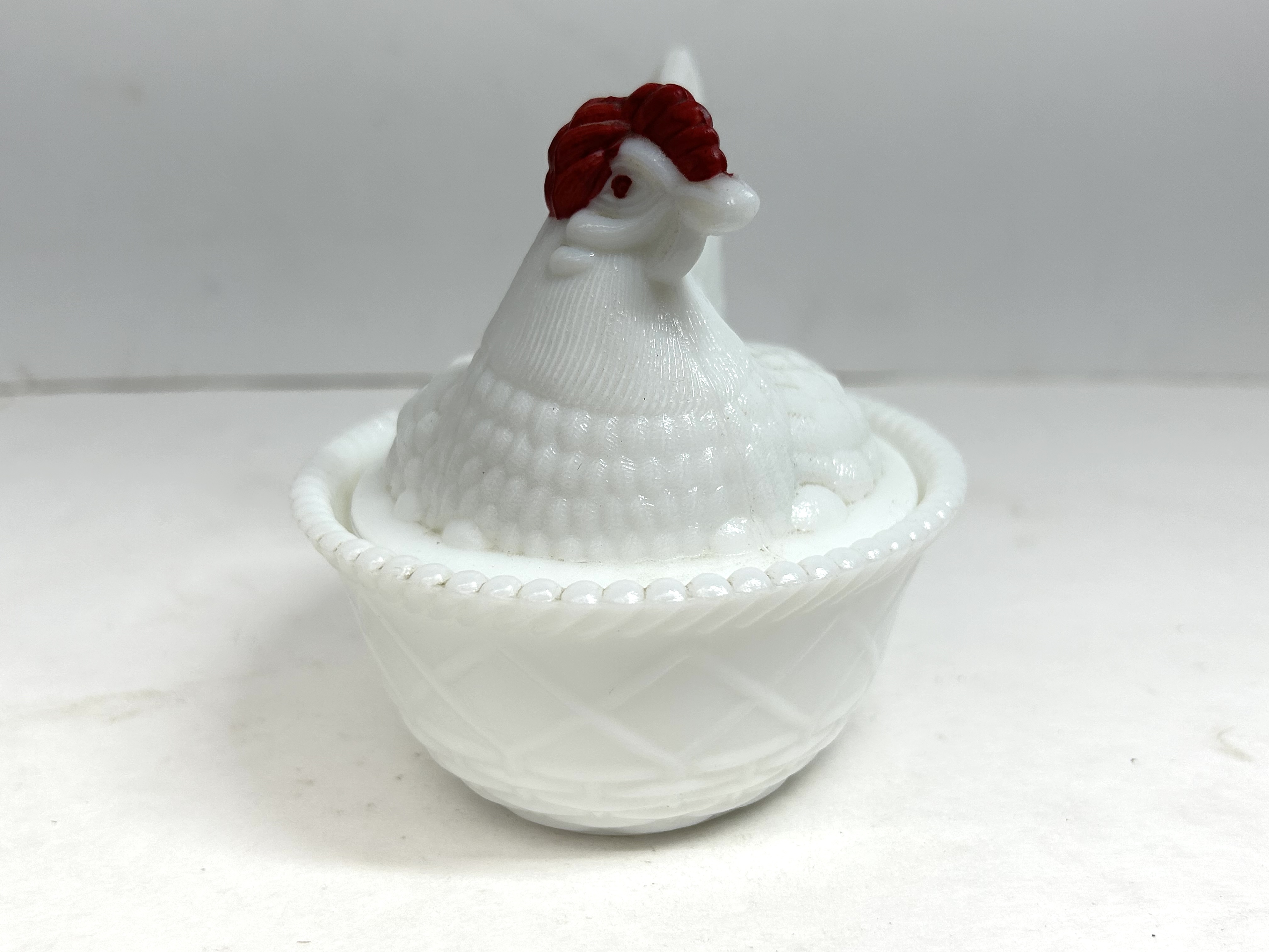 WESTMORELAND MILK GLASS HEN ON NEST