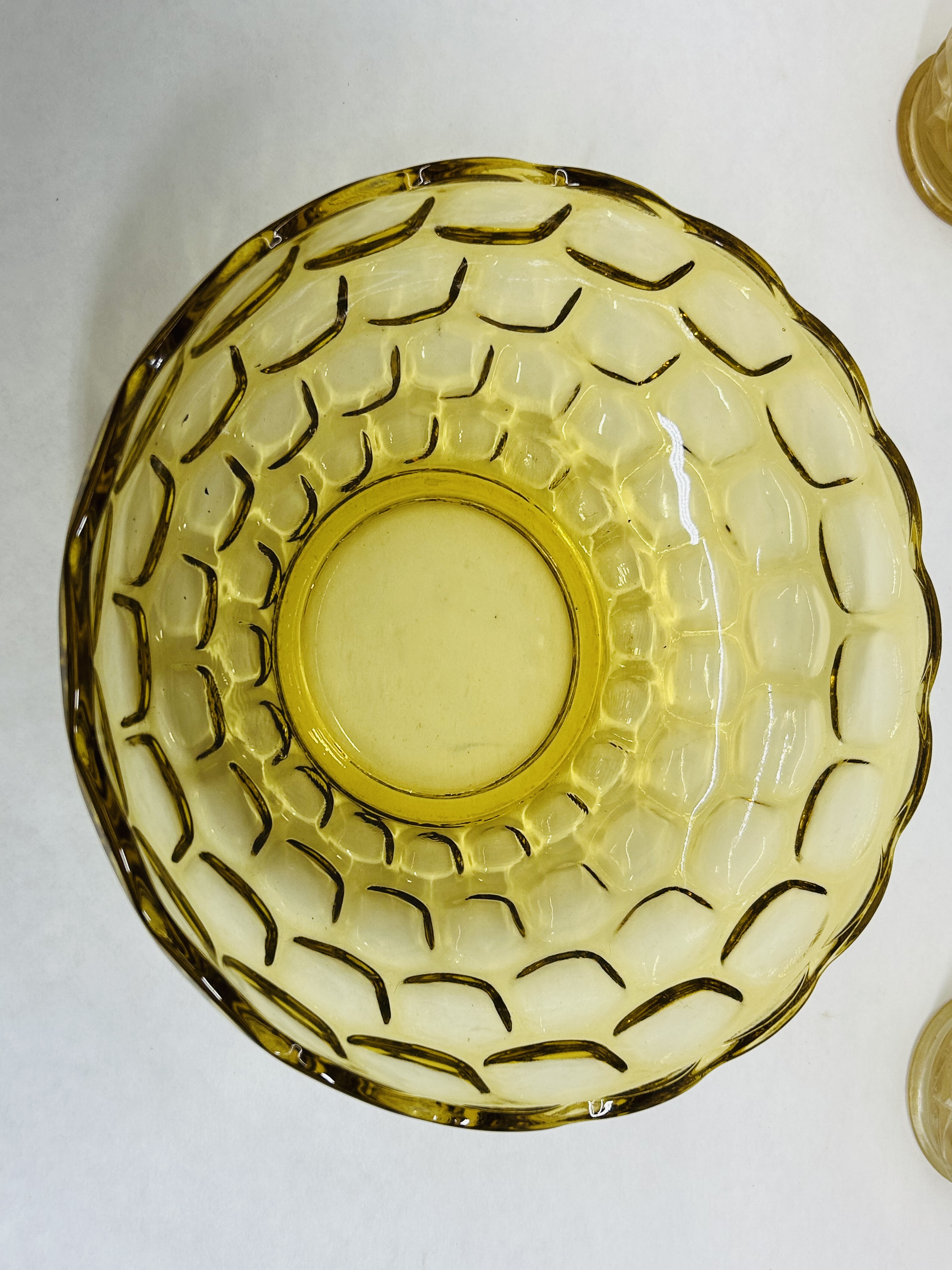 INDIANA GLASS AMBER GLASS TRIO, CIRCA 1970