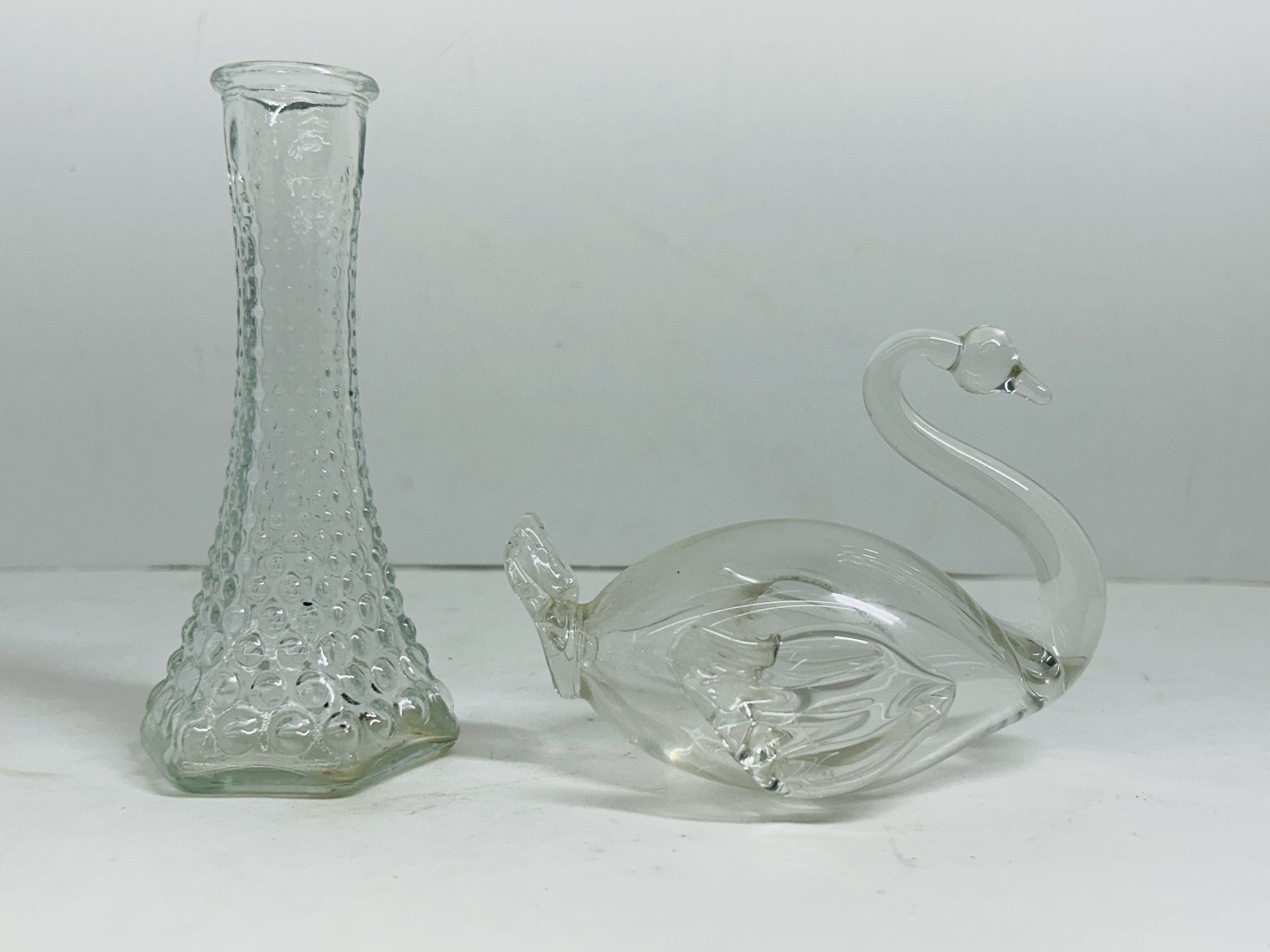 VARIOUS MAKERS, ASSORTED GLASSWARE AND COLLECTIBLES