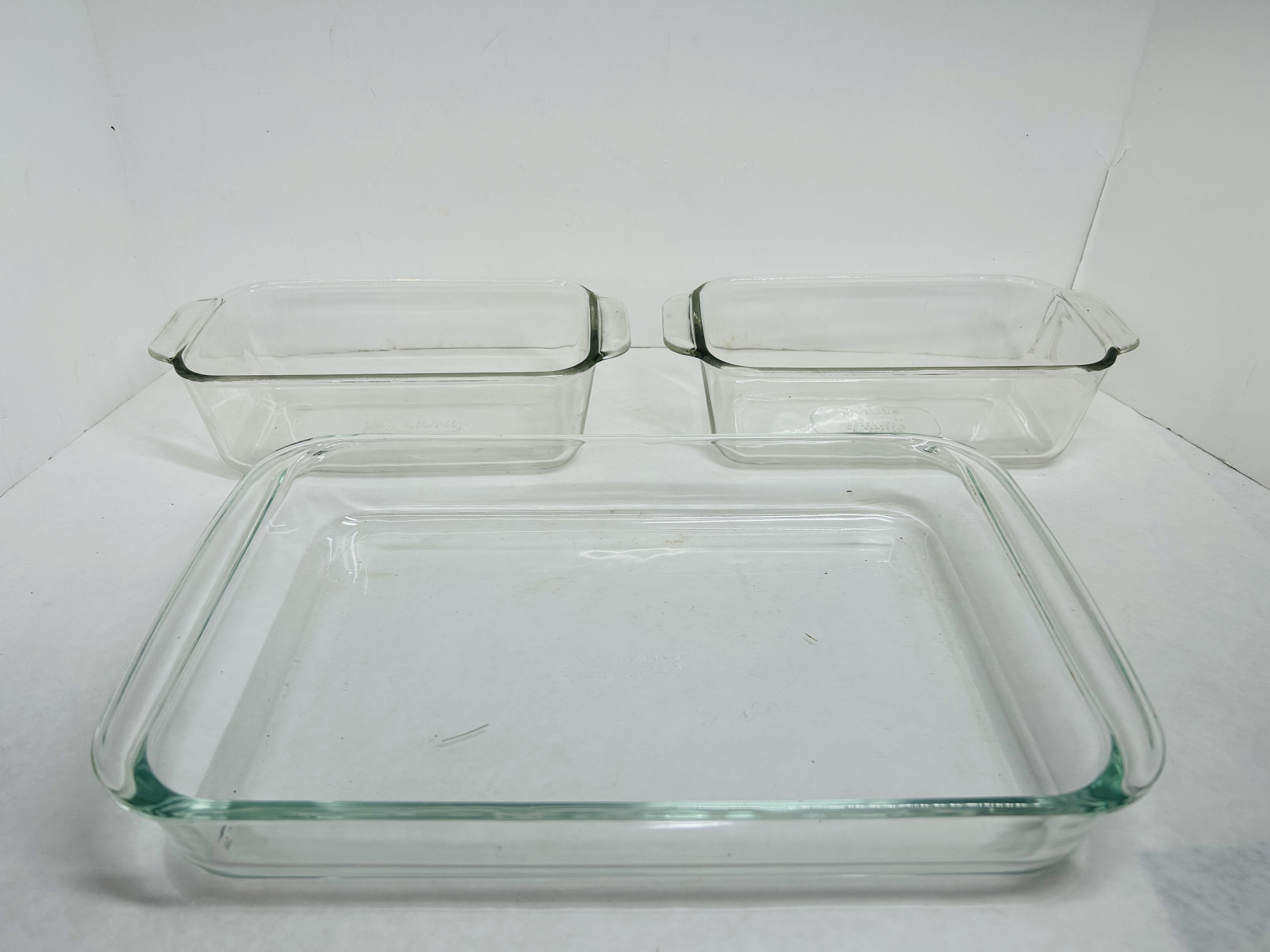 PYREX AND ANCHOR HOCKING VINTAGE GLASSWARE