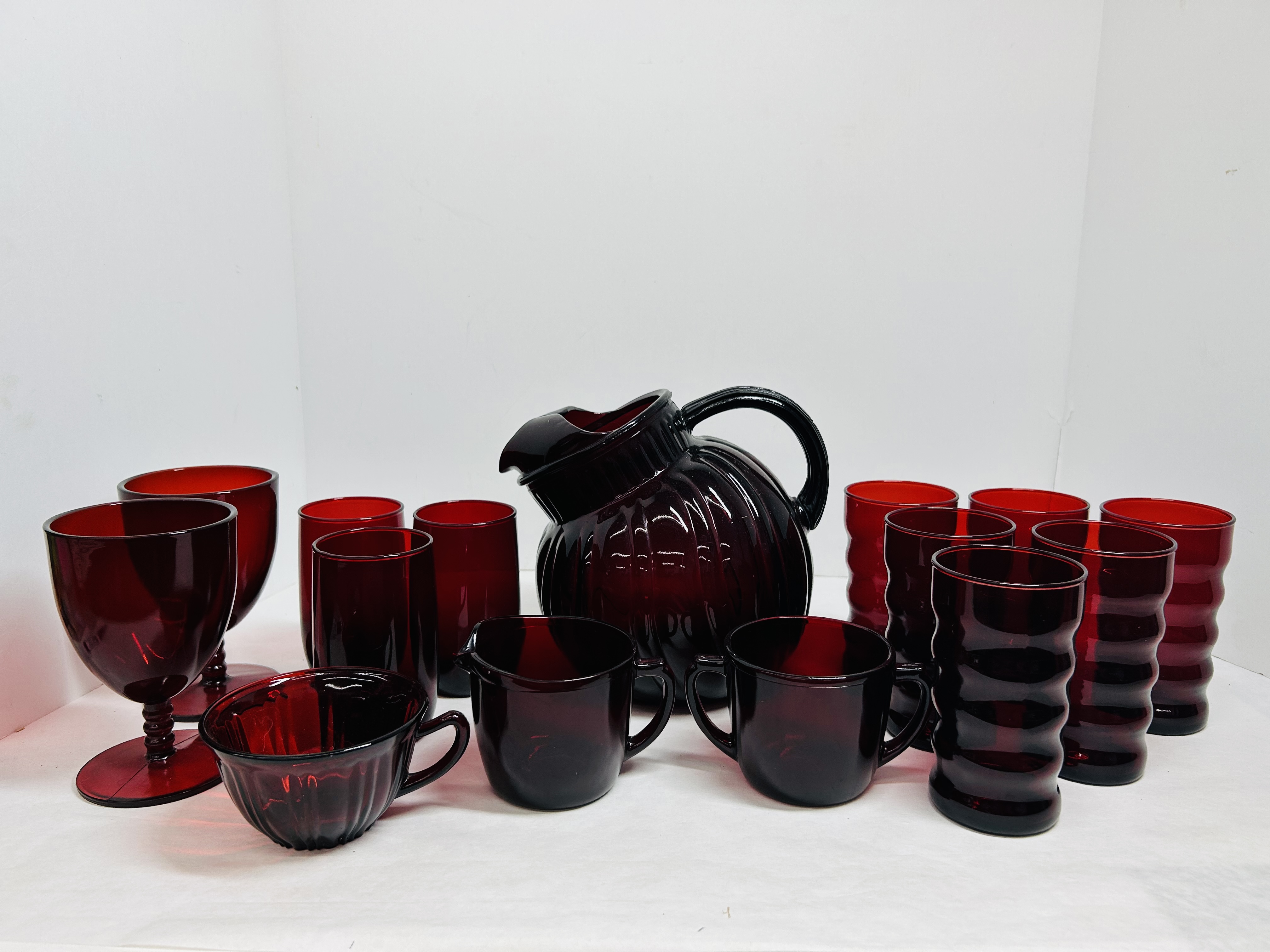 ANCHOR HOCKING ROYAL RUBY GLASS SERVICE, MID-20TH CENTURY
