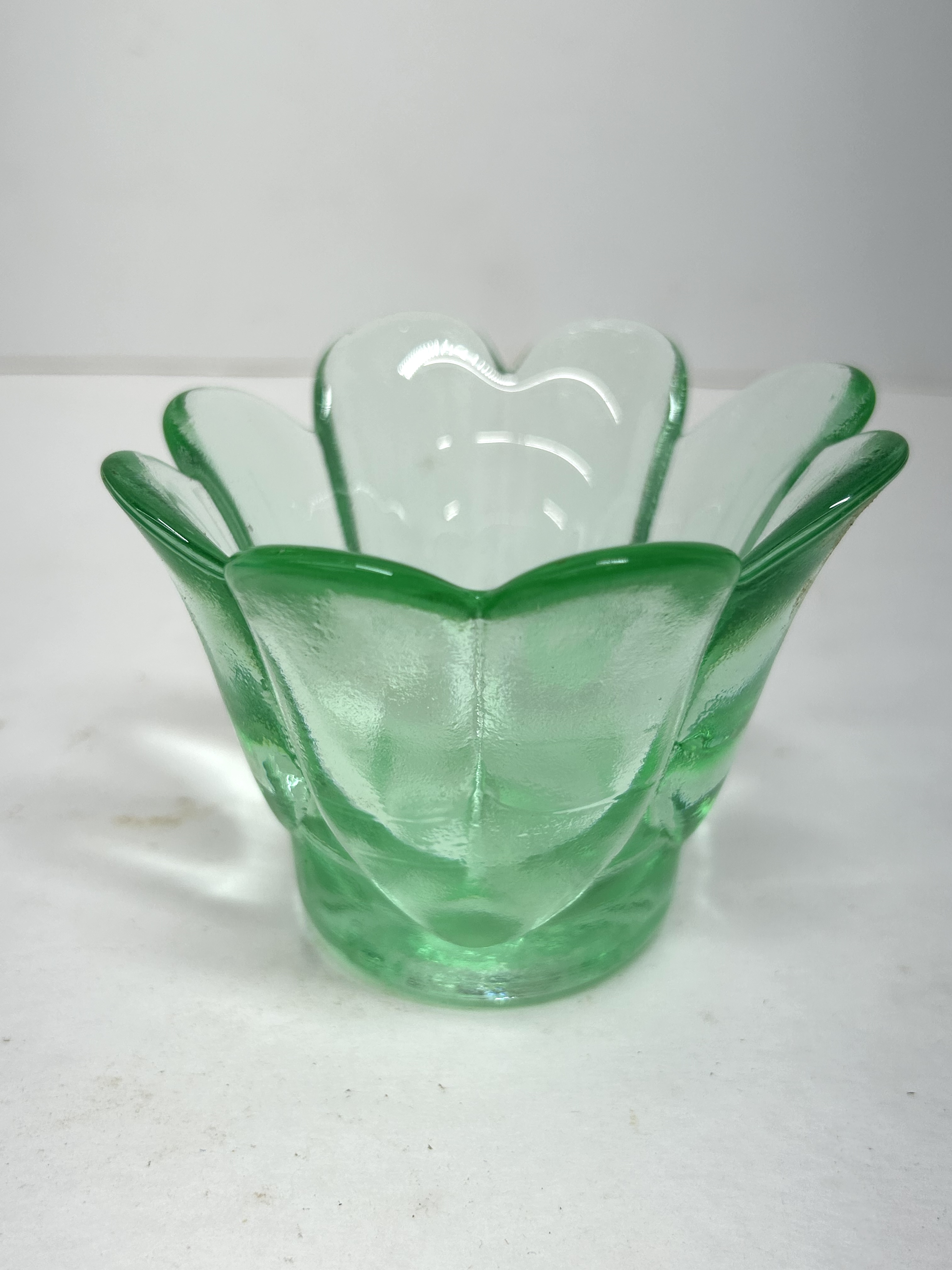 AMERICAN COLORED GLASSWARE, MID-20TH CENTURY