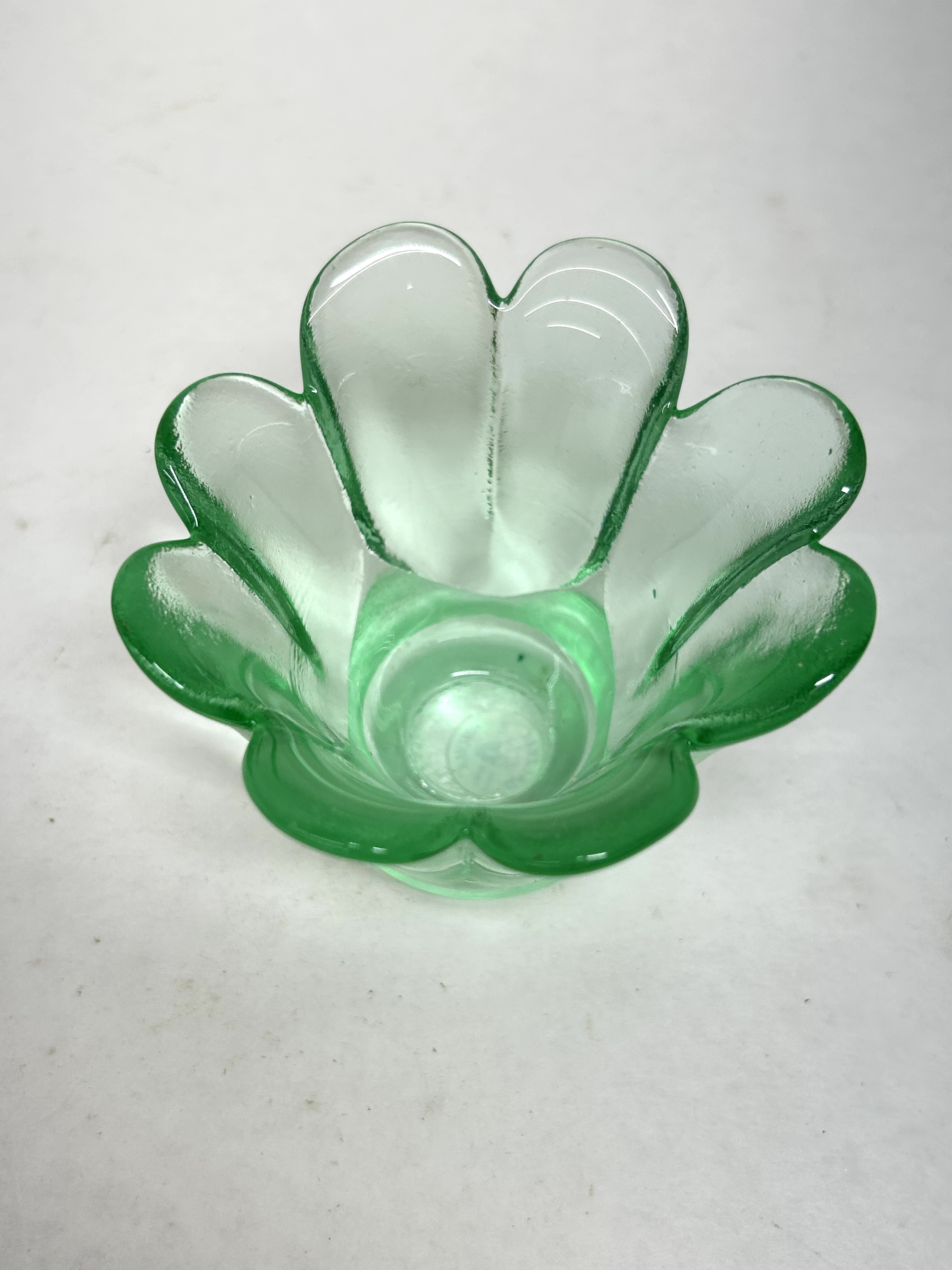 AMERICAN COLORED GLASSWARE, MID-20TH CENTURY
