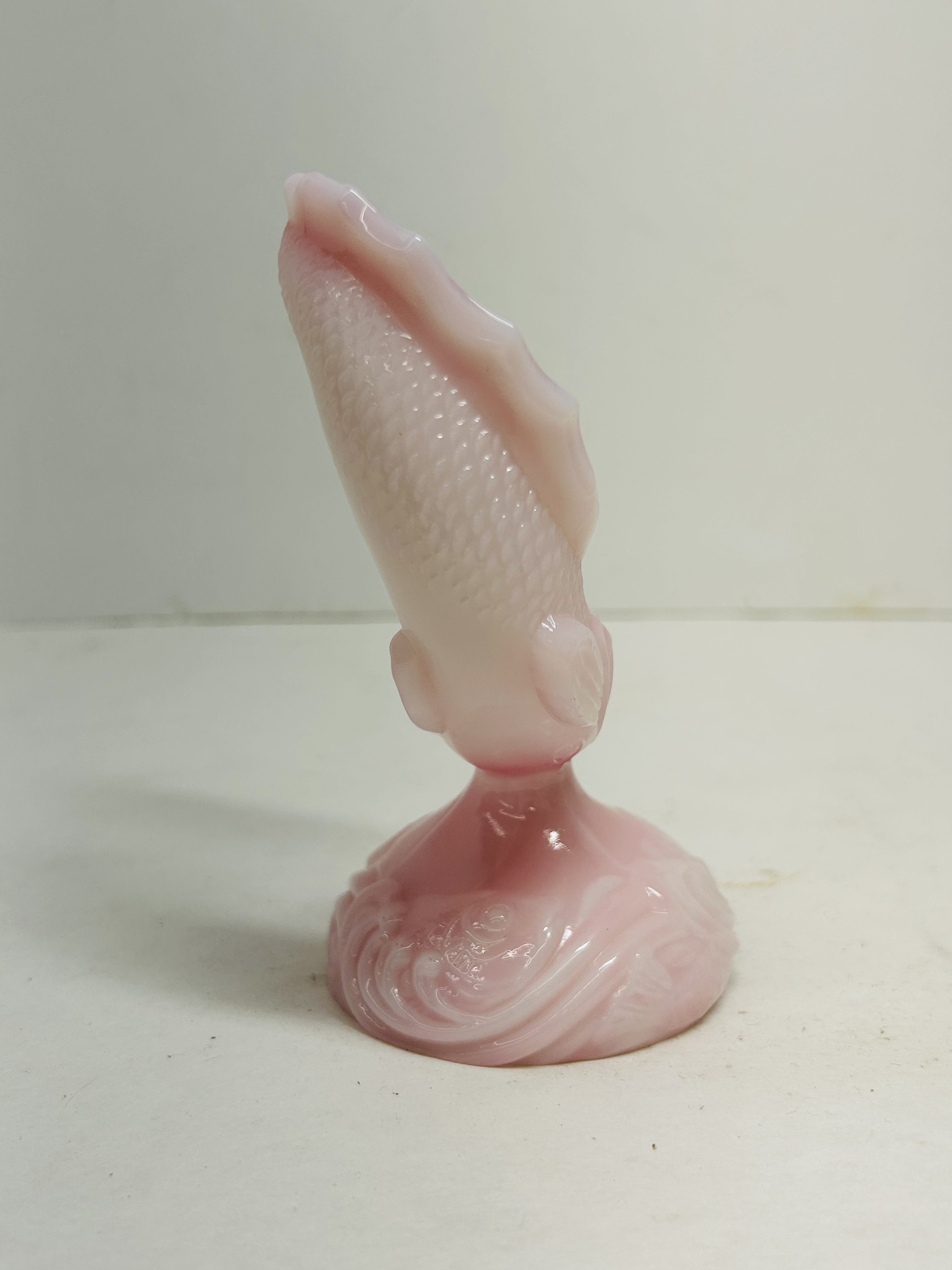 FENTON ROSALENE GLASS LEAPING FISH, 307/2000