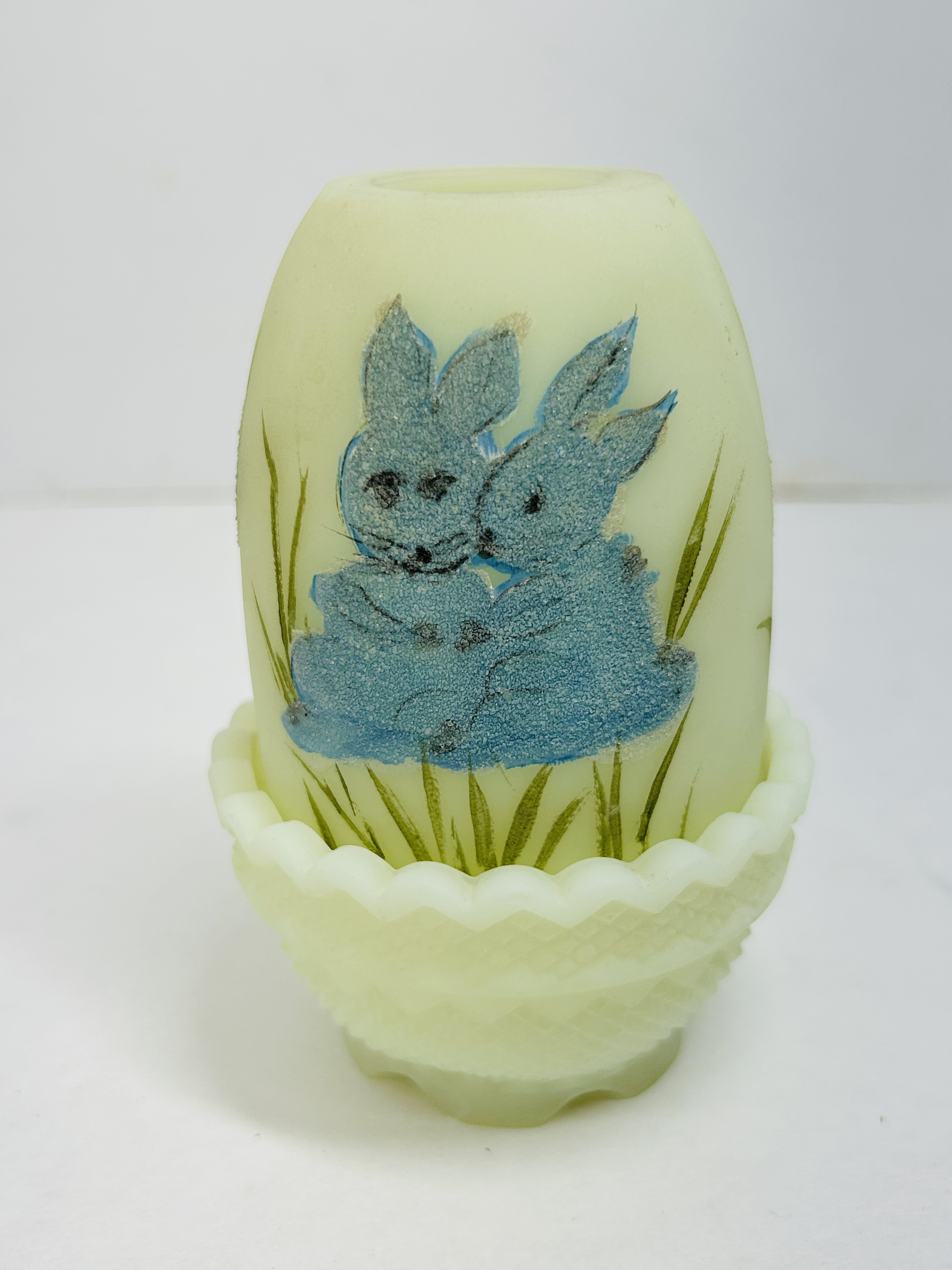 FENTON LOUISE PIPER CUSTARD FAIRY LAMP, 1970S
