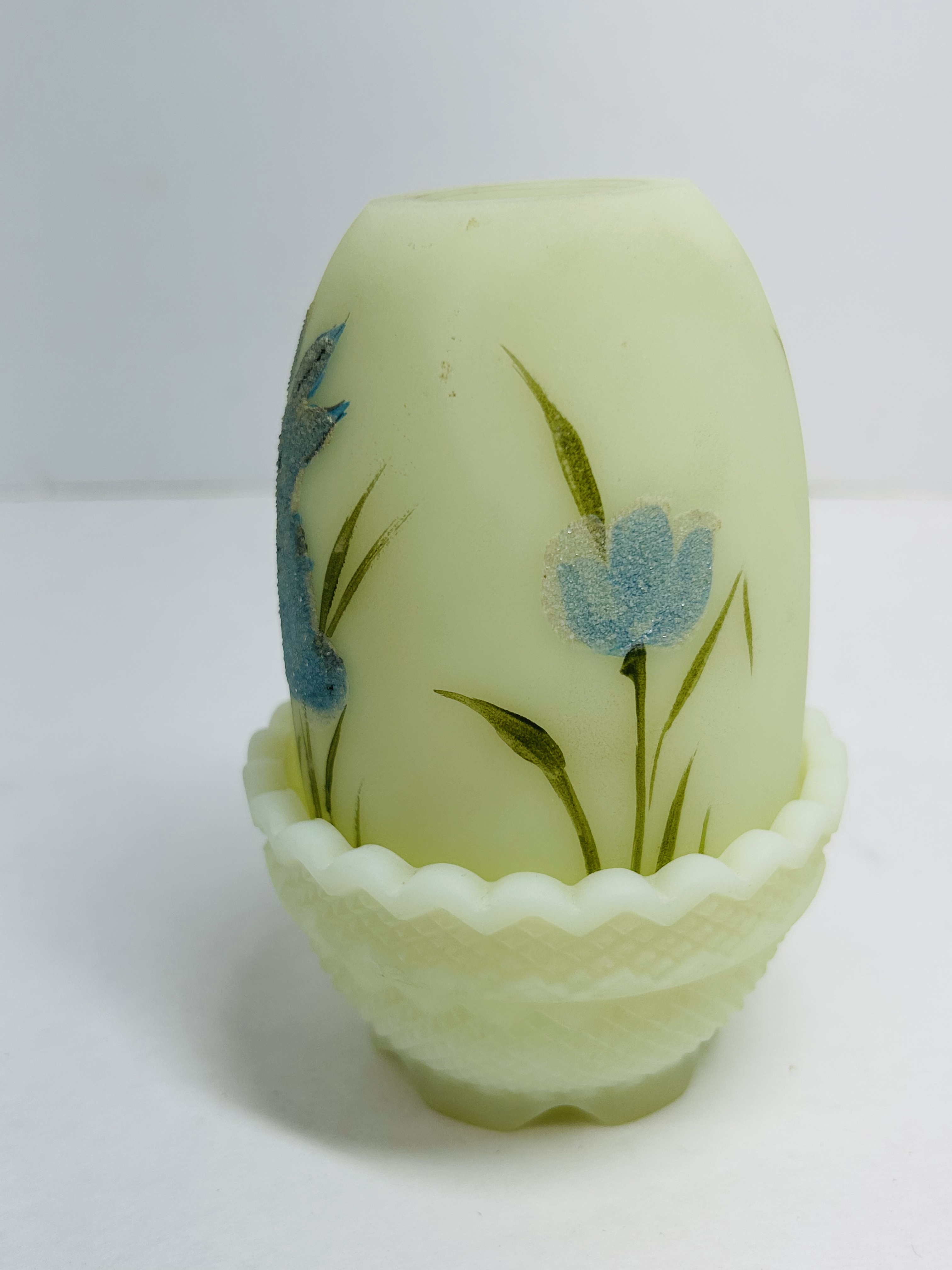 FENTON LOUISE PIPER CUSTARD FAIRY LAMP, 1970S