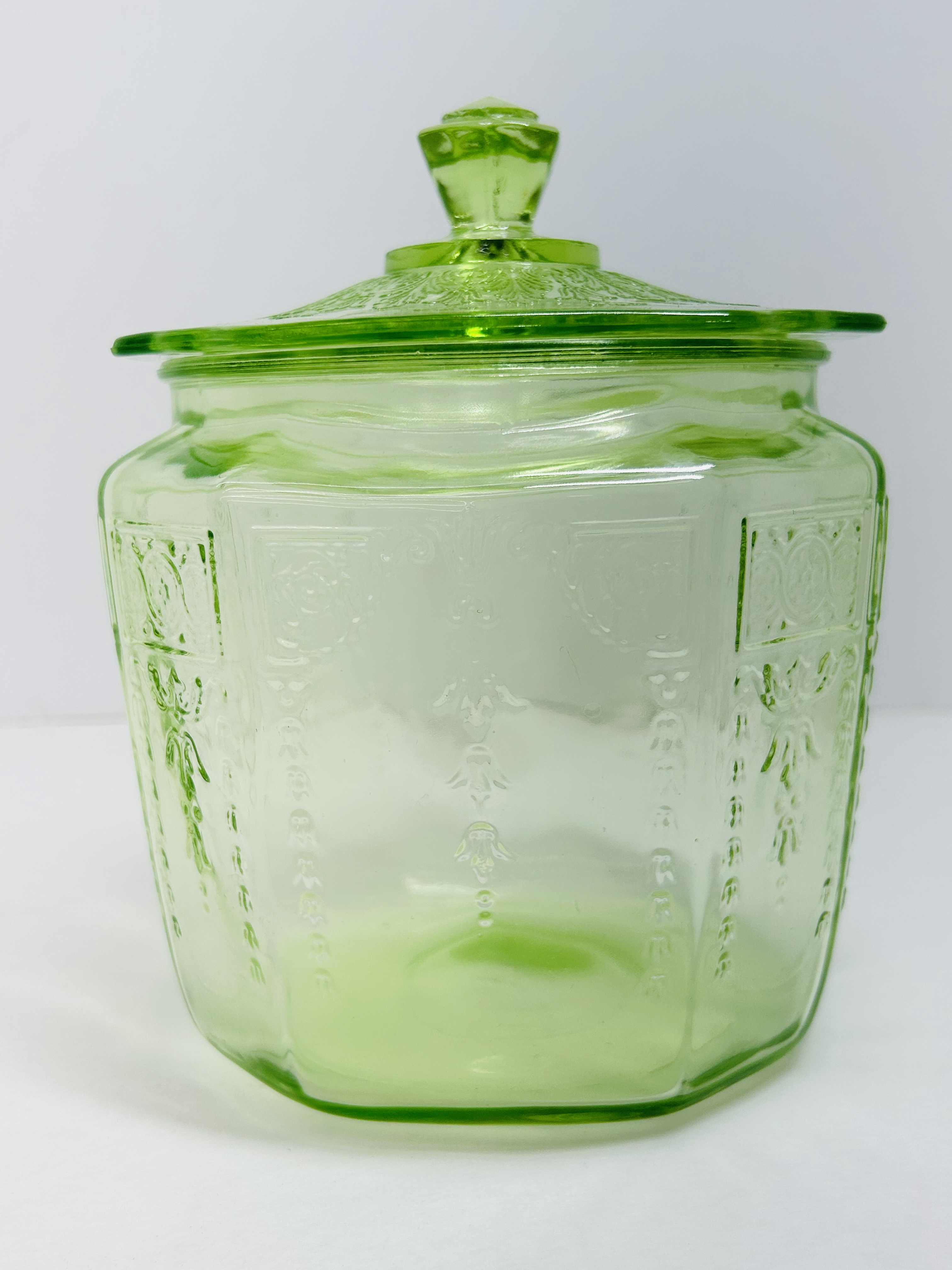 HOCKING PRINCESS URANIUM GLASS JAR, 1931-1935
