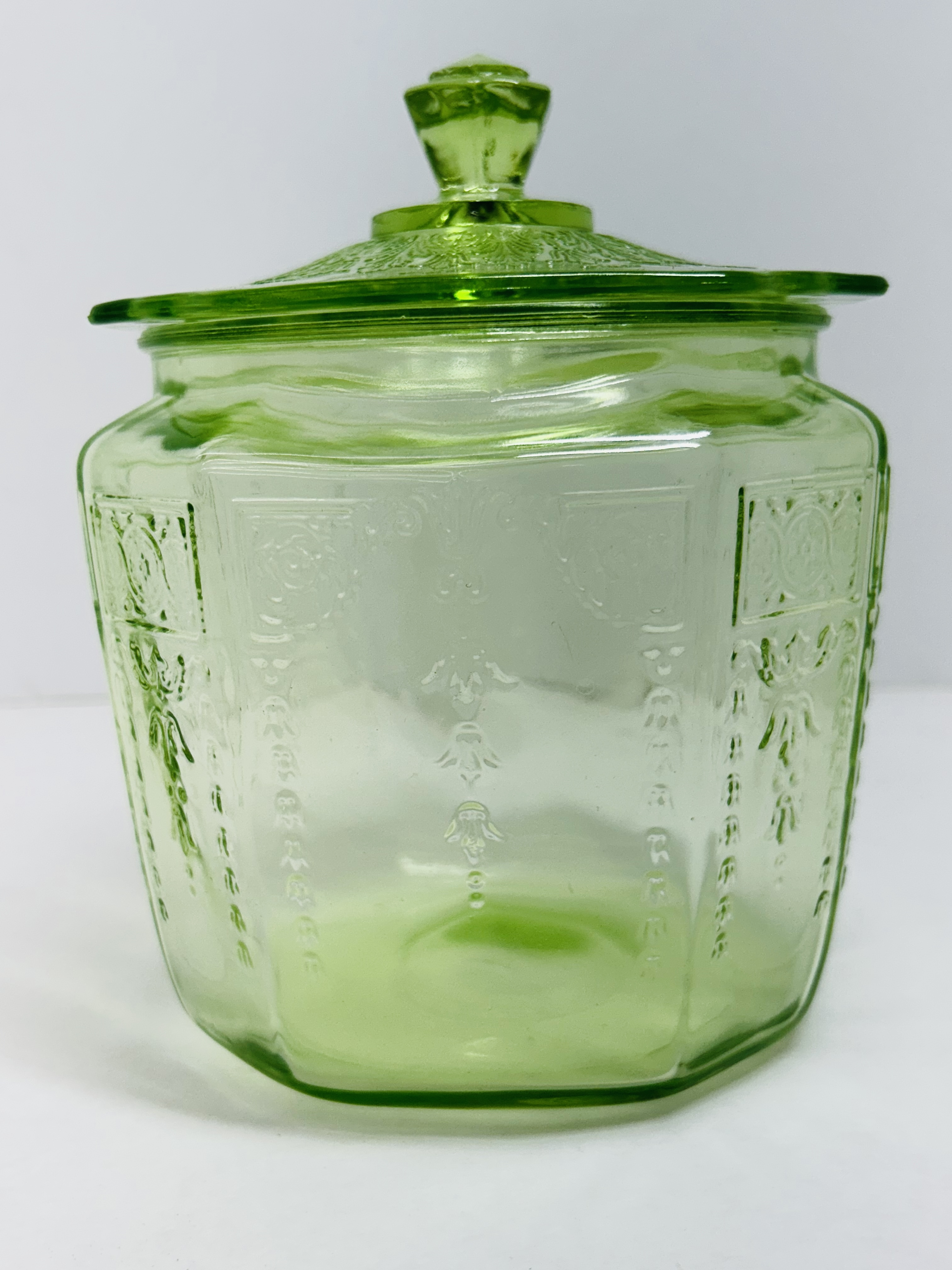 HOCKING PRINCESS URANIUM GLASS JAR, 1931-1935