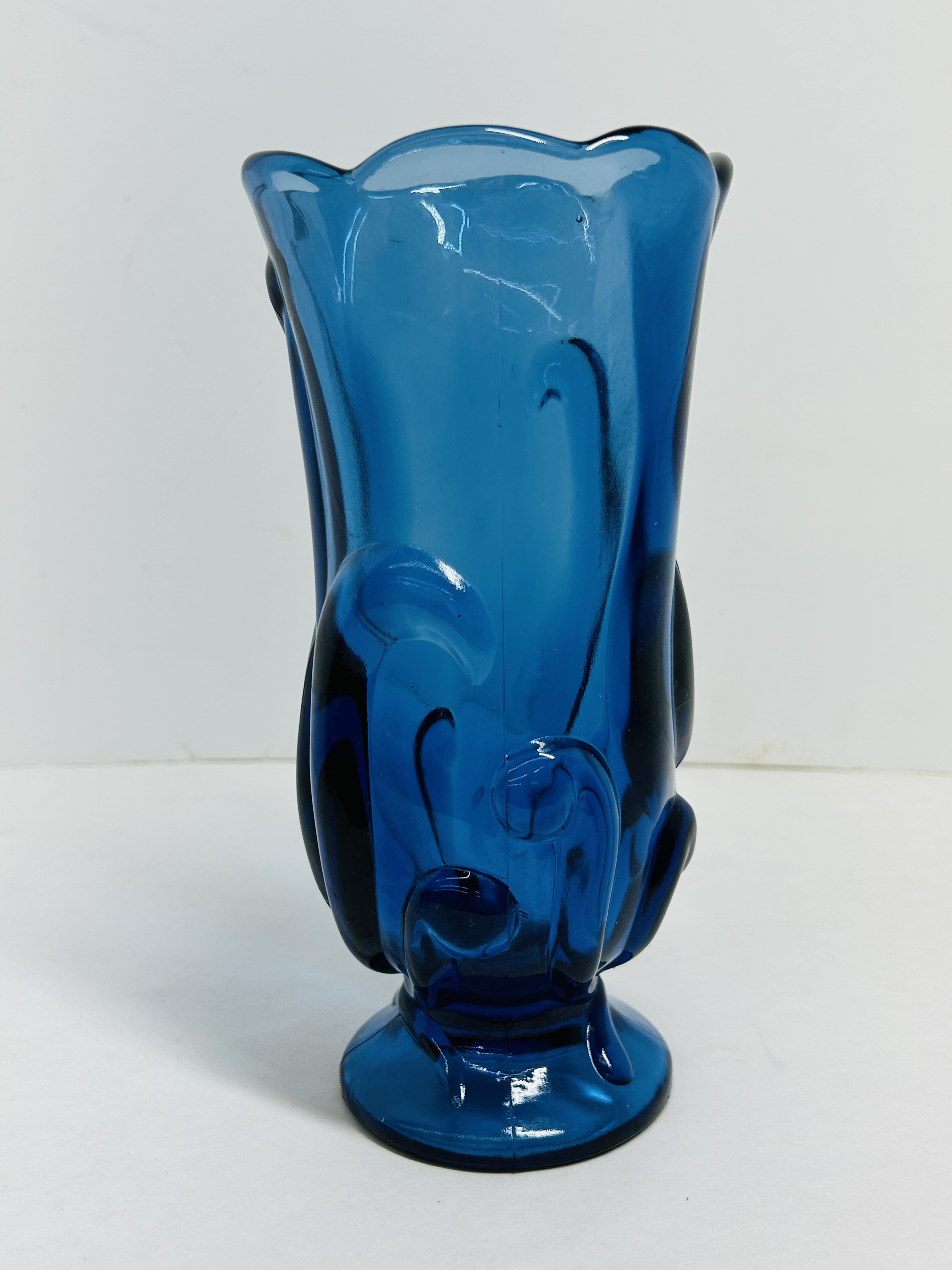 L.E. SMITH COBALT GLASS FLAME VASE, MID-CENTURY