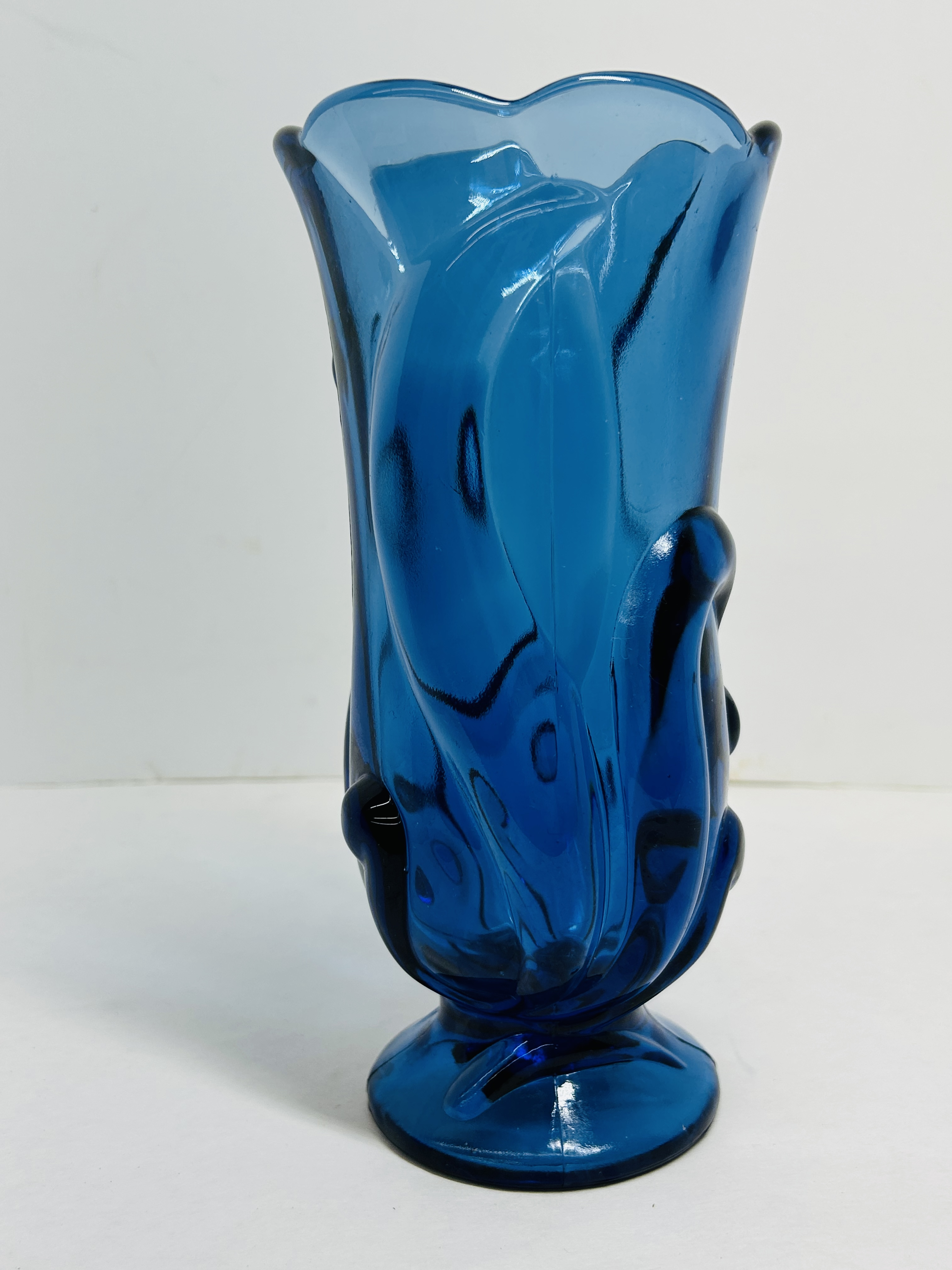 L.E. SMITH COBALT GLASS FLAME VASE, MID-CENTURY