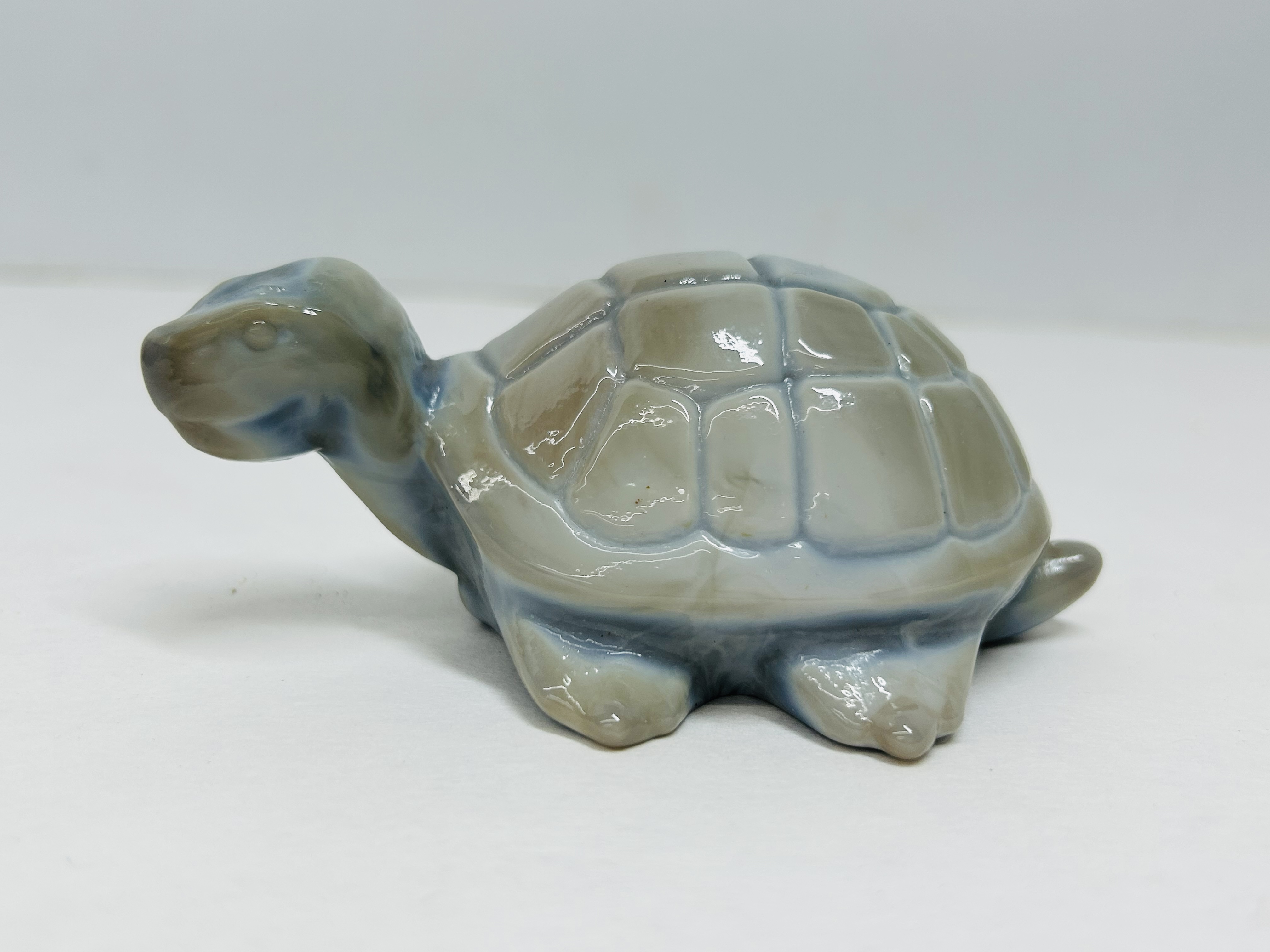 FENTON PAINTED TURTLE, MID-20TH CENTURY