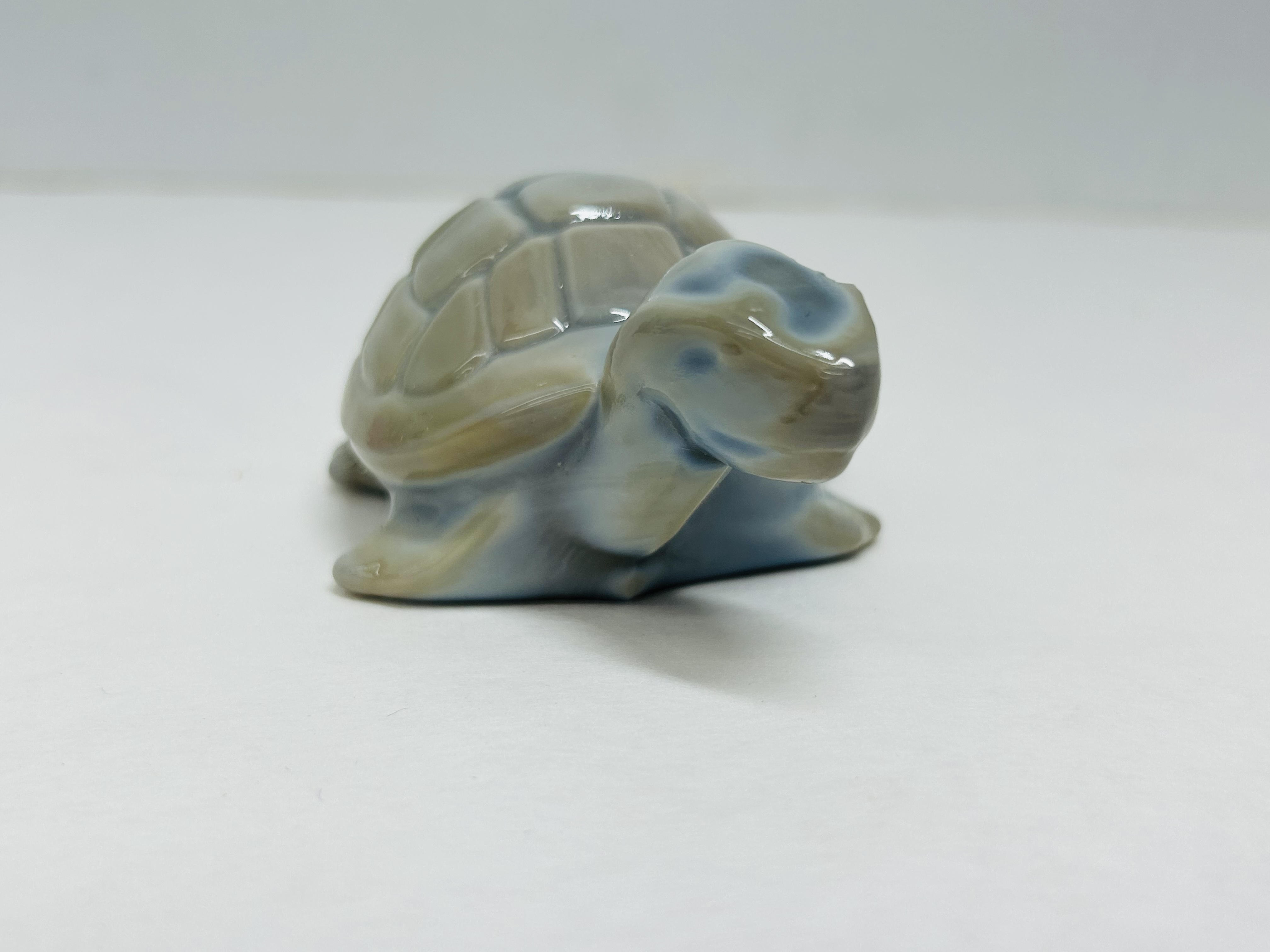 FENTON PAINTED TURTLE, MID-20TH CENTURY