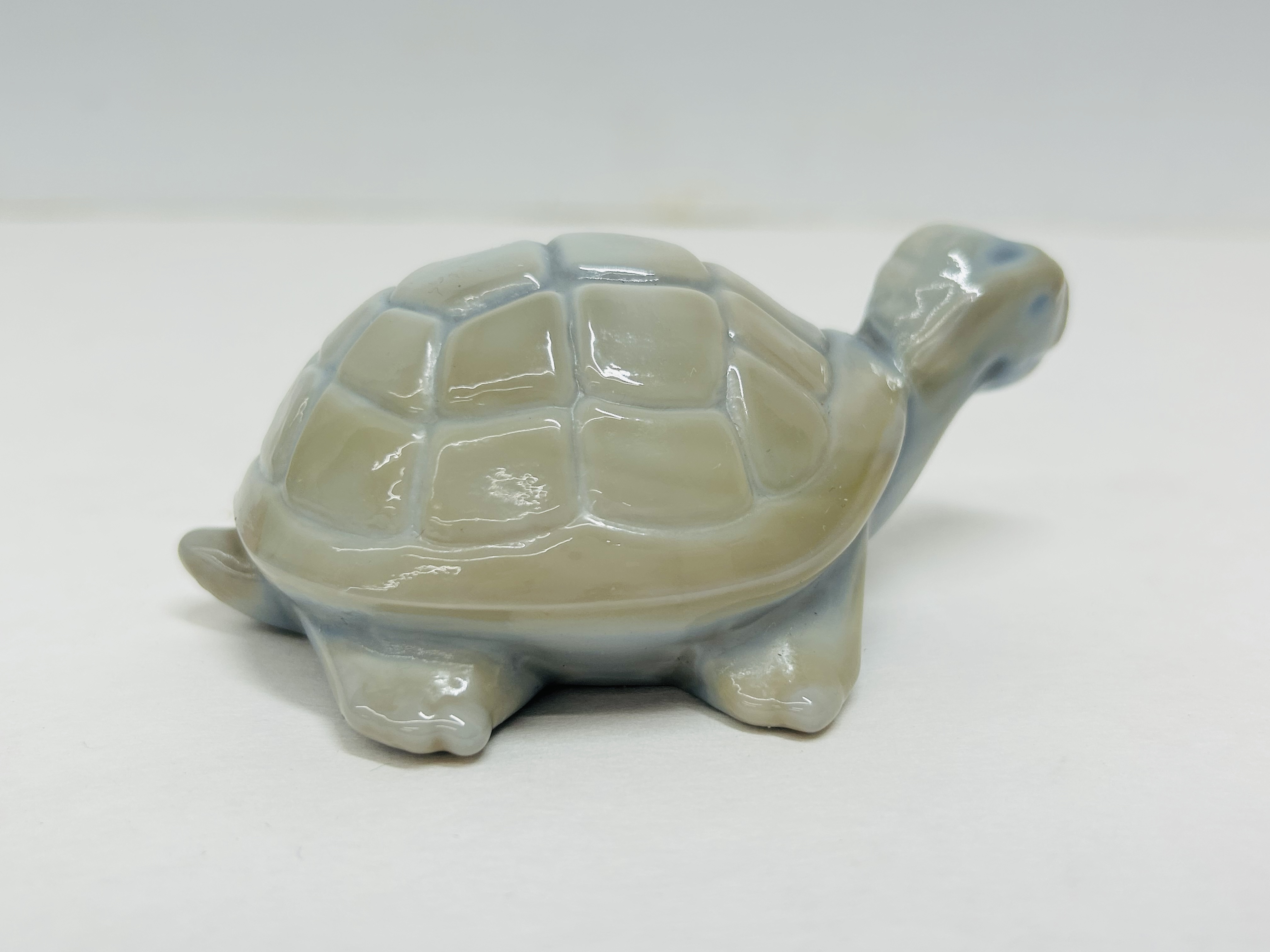 FENTON PAINTED TURTLE, MID-20TH CENTURY