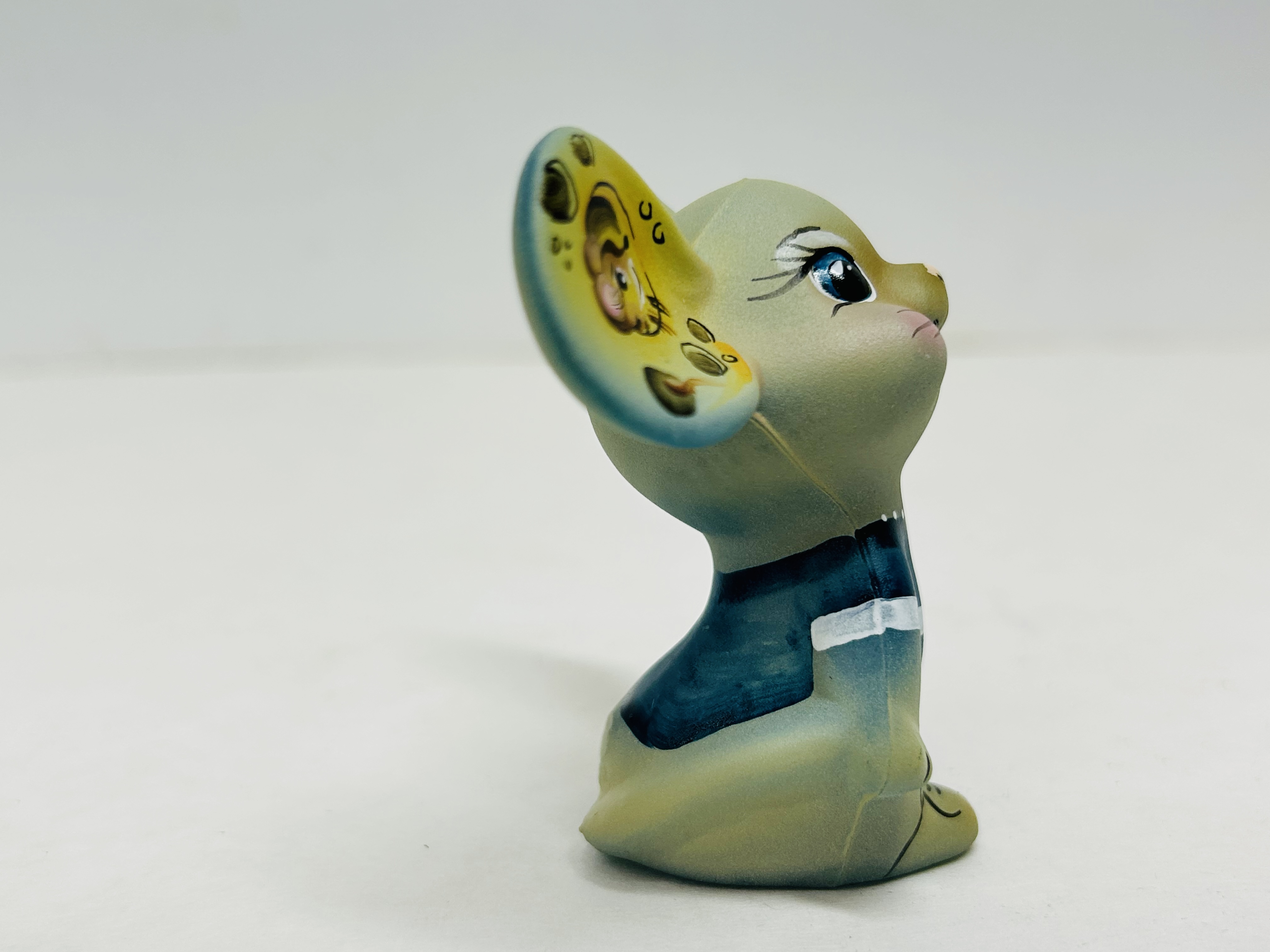 FENTON CERAMIC MOUSE FIGURINE 2004 15/91