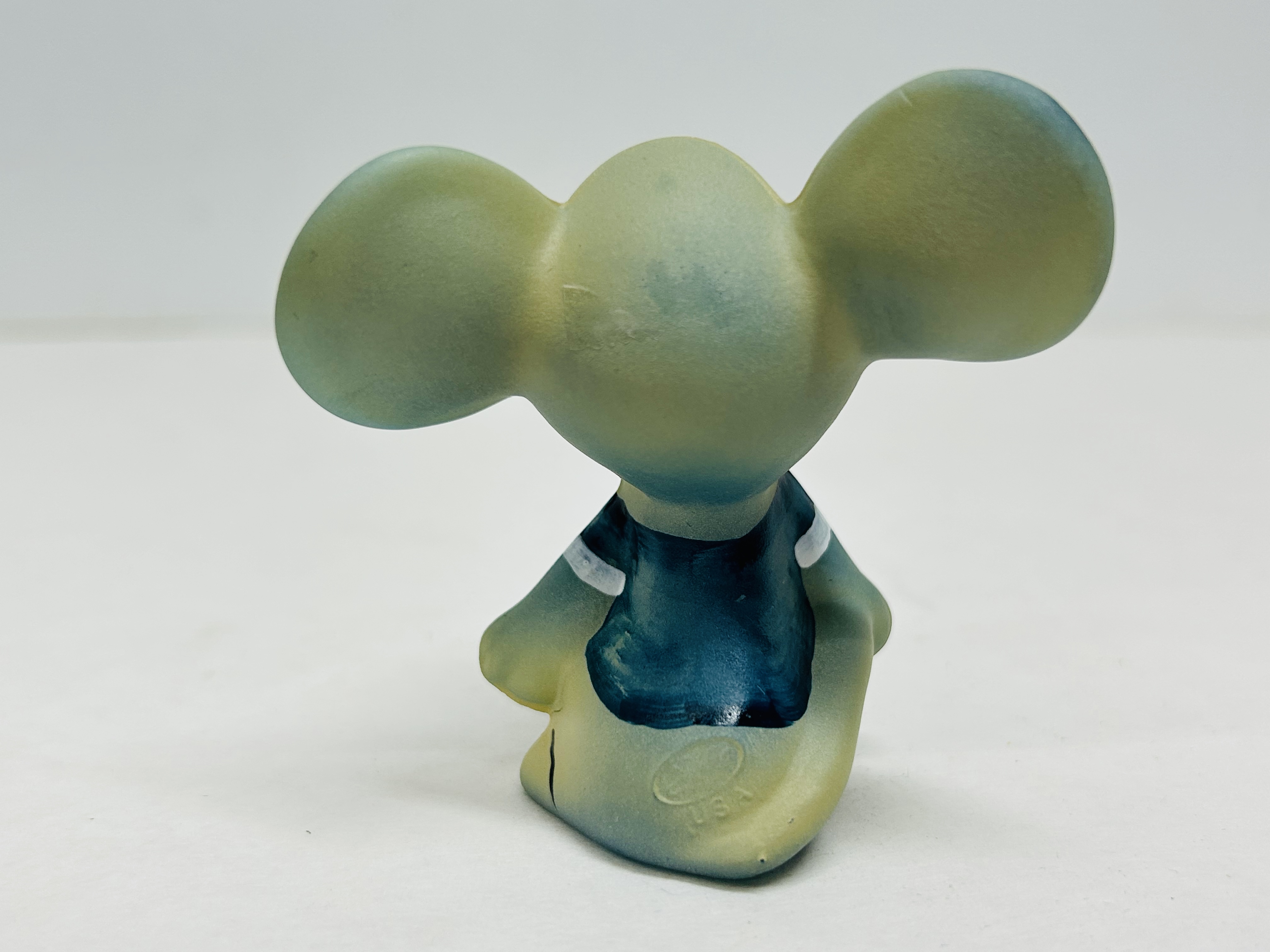 FENTON CERAMIC MOUSE FIGURINE 2004 15/91