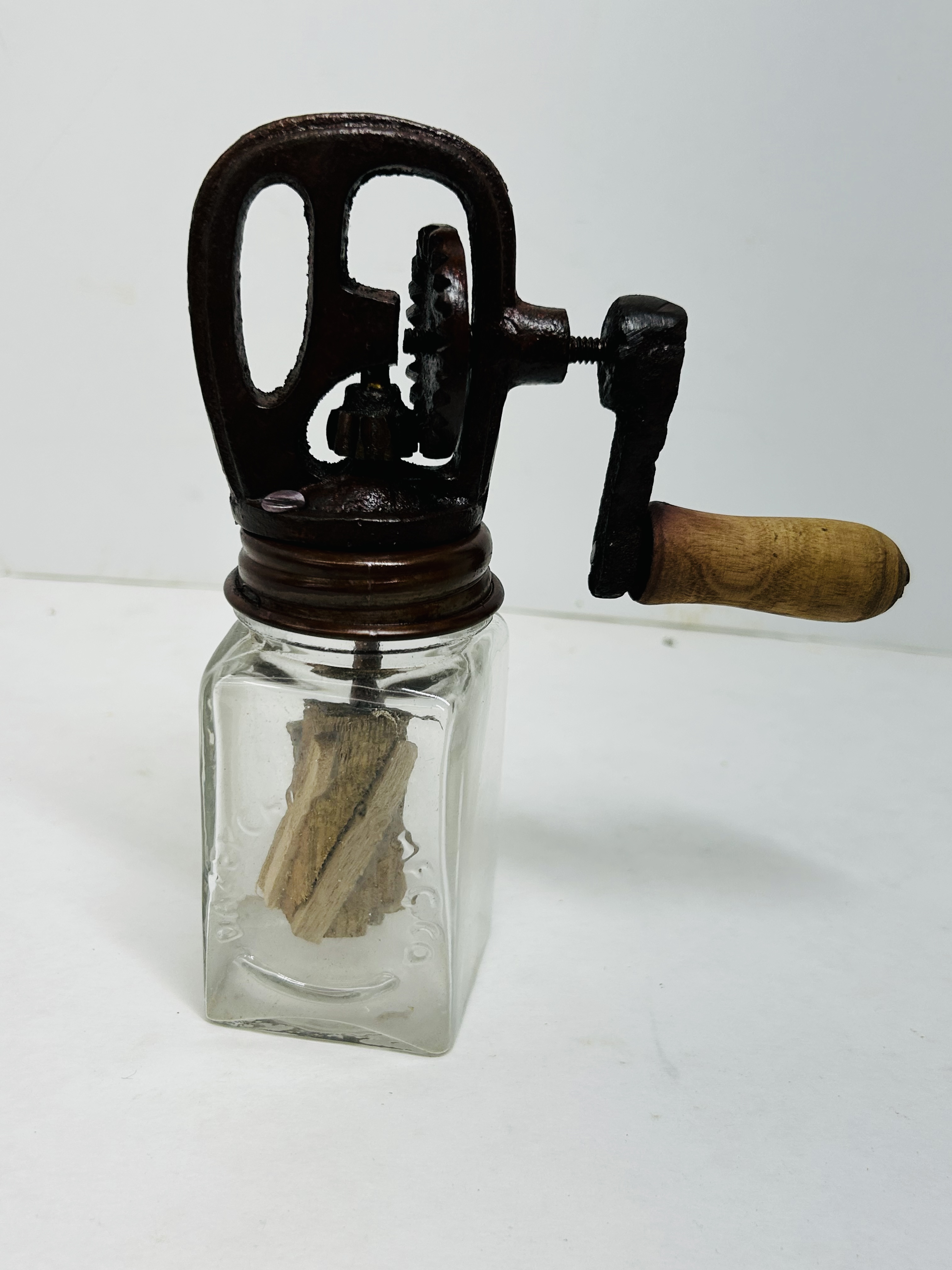 DAZEY GLASS AND IRON CHURN