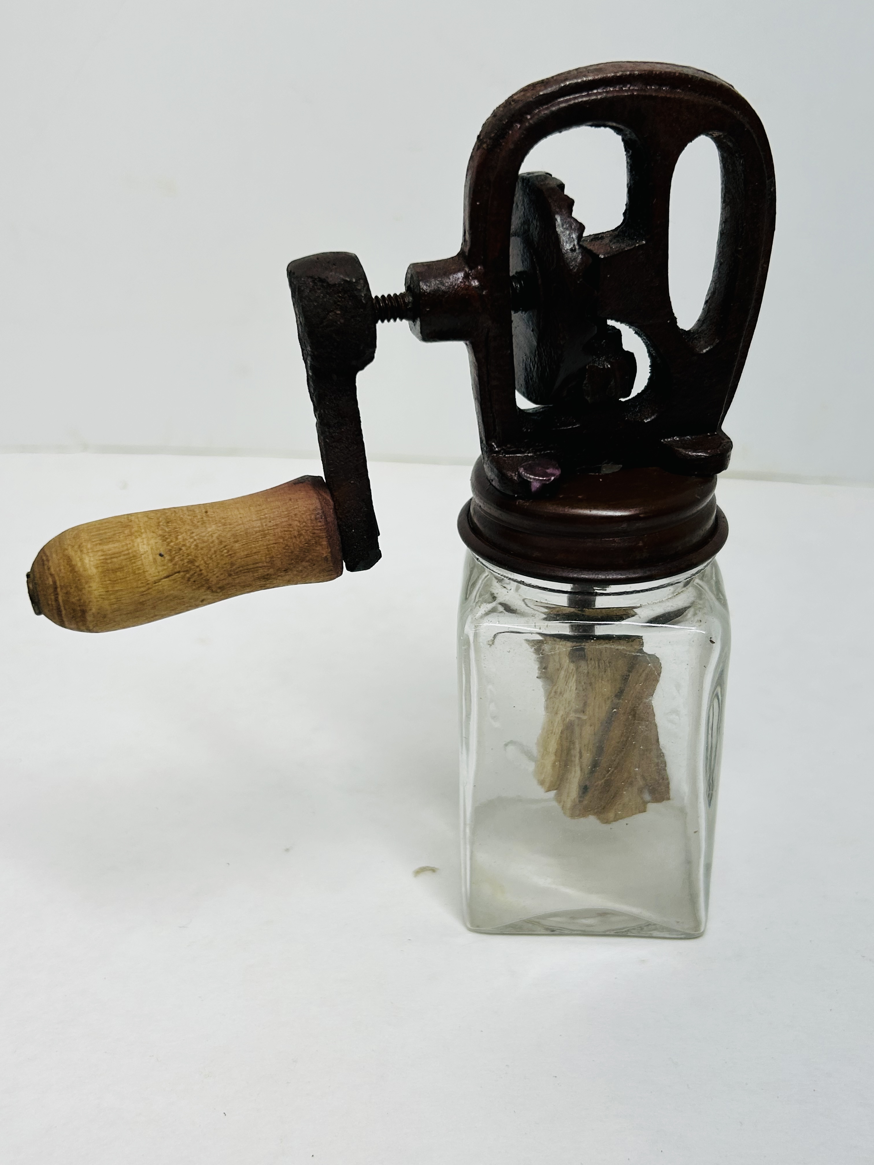 DAZEY GLASS AND IRON CHURN