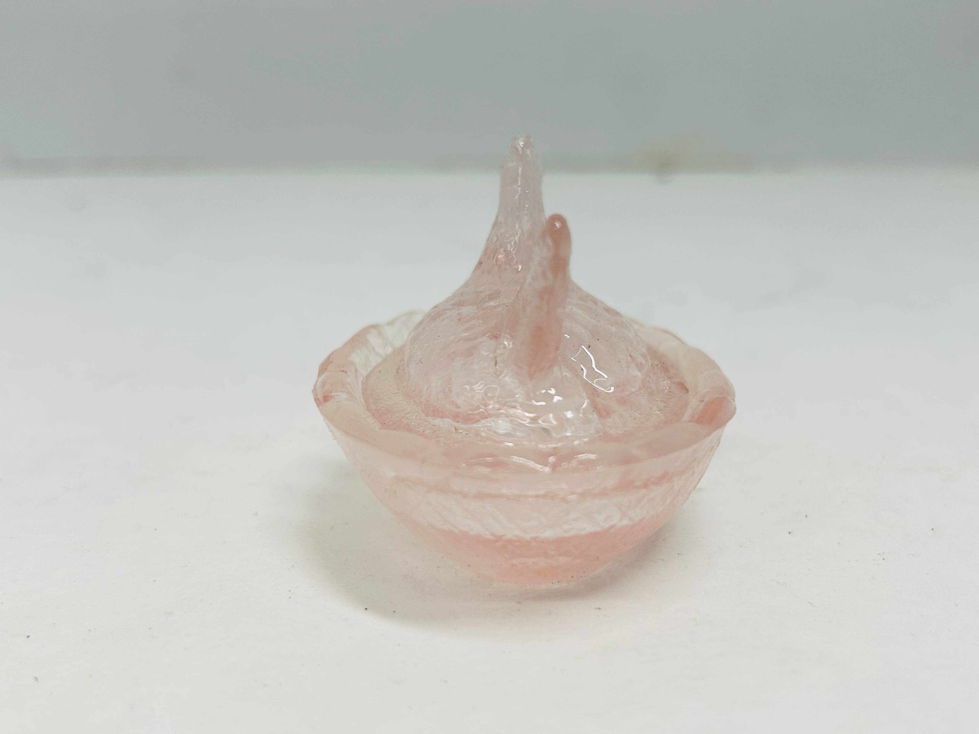 PINK SATIN GLASS MINI HEN ON NEST