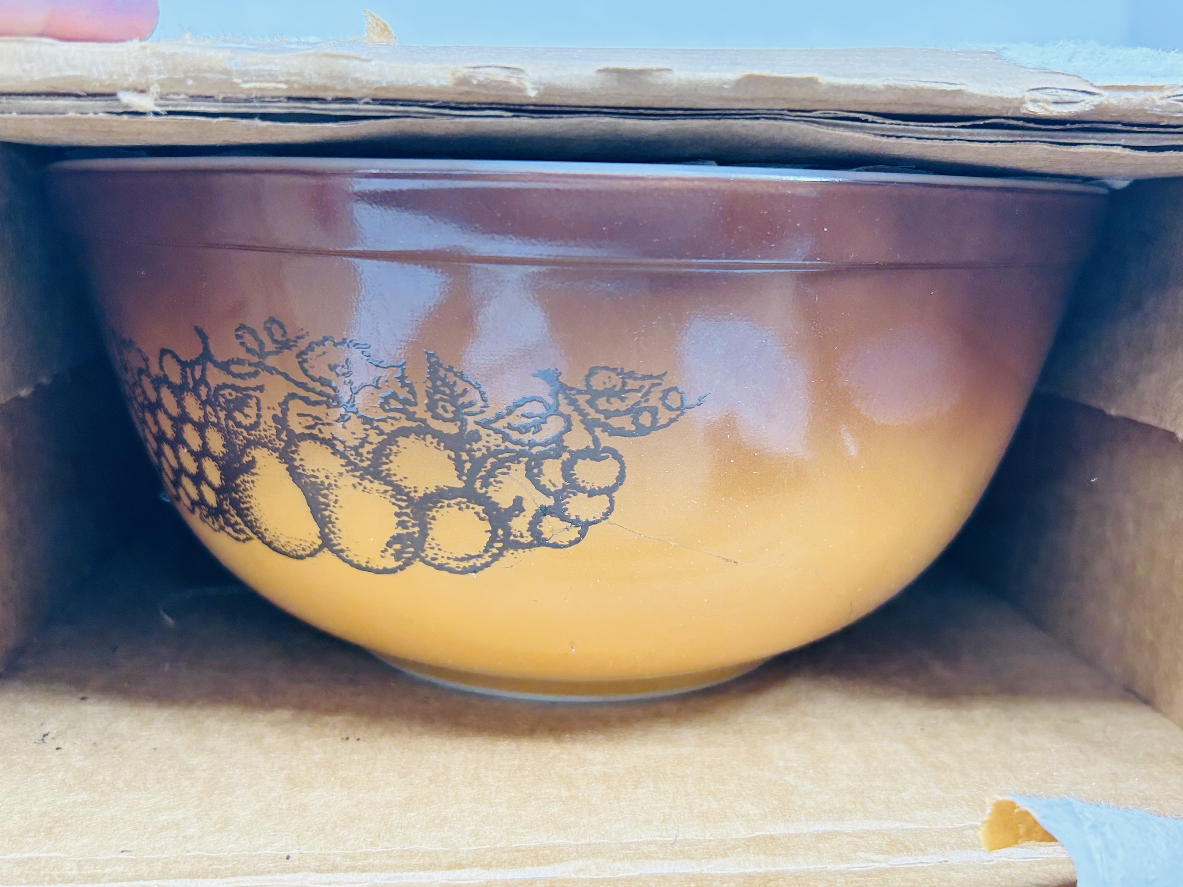 PYREX OLD ORCHARD GLASS BOWL SET 1970S