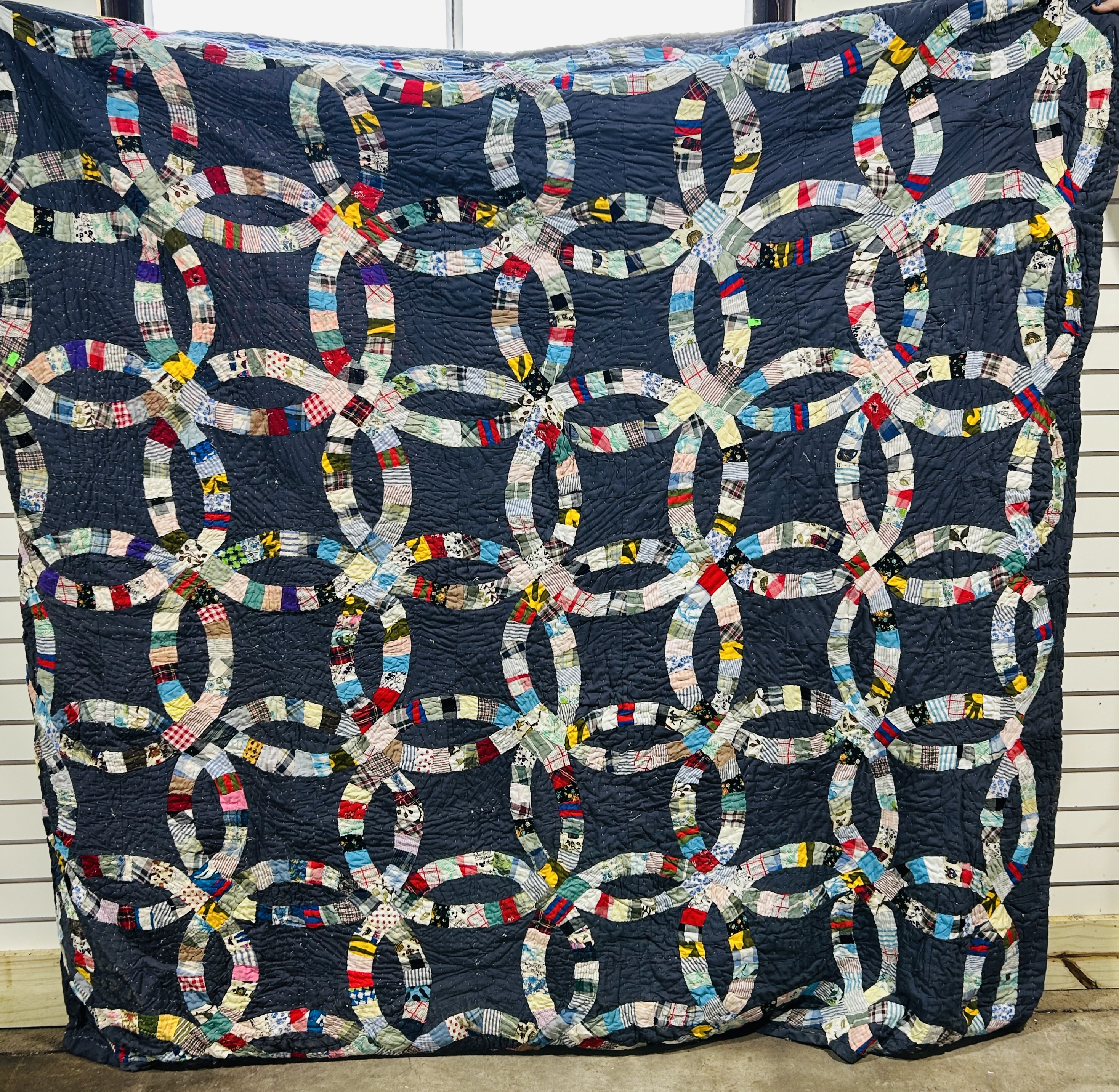 DOUBLE WEDDING RING QUILT, MID-20TH CENTURY