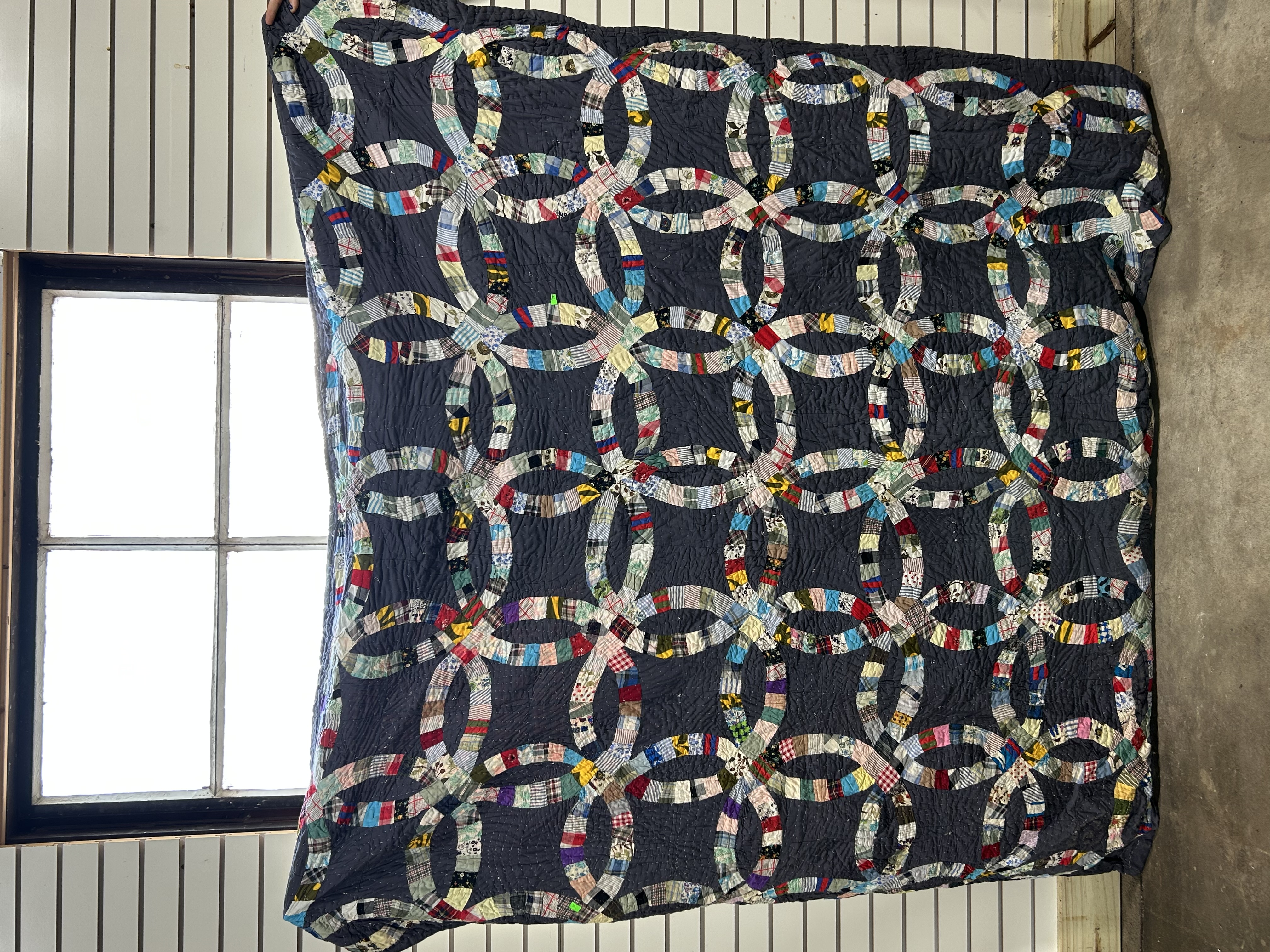 DOUBLE WEDDING RING QUILT, MID-20TH CENTURY