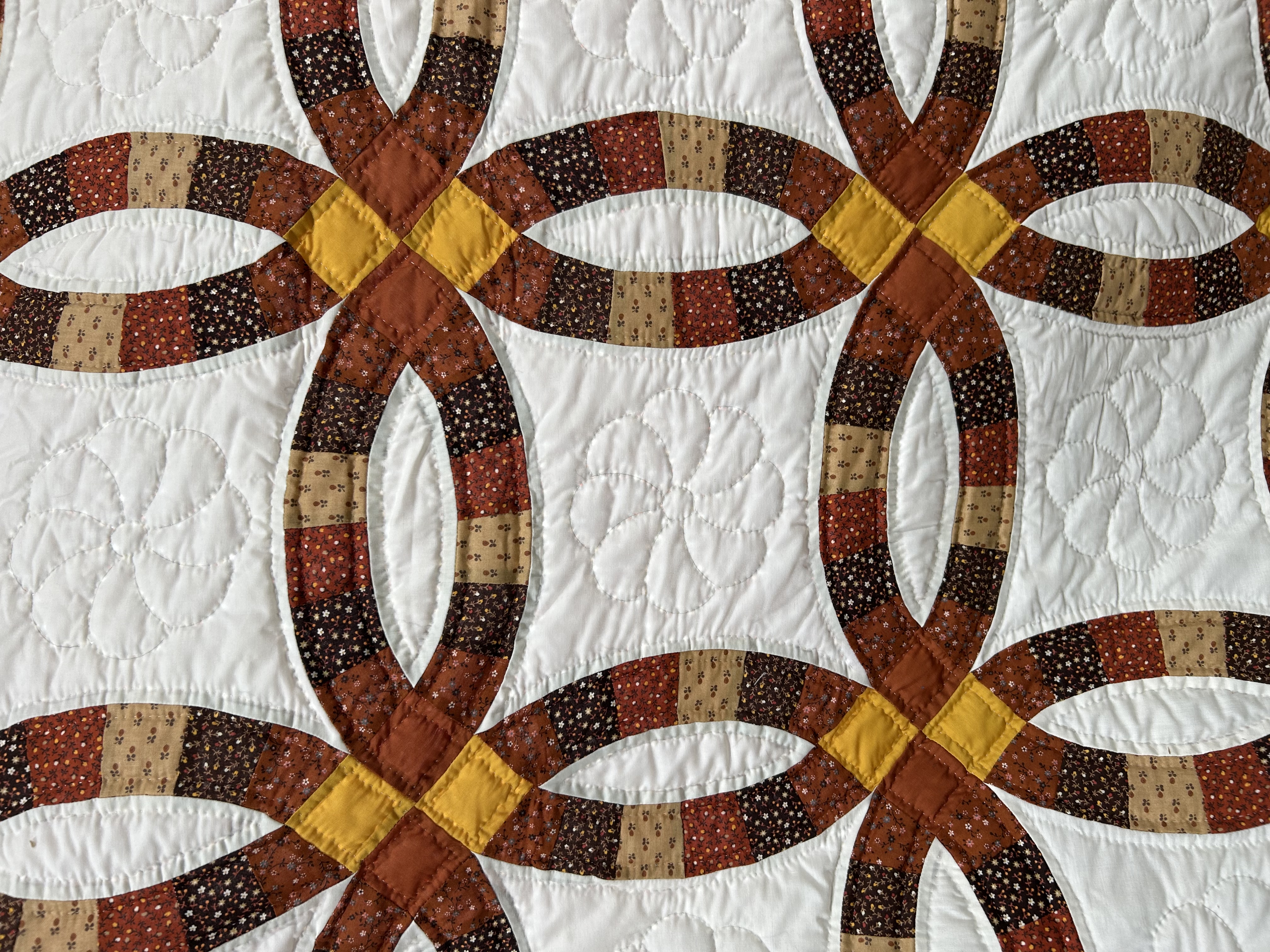 DOUBLE WEDDING RING COTTON QUILT, C. 1980