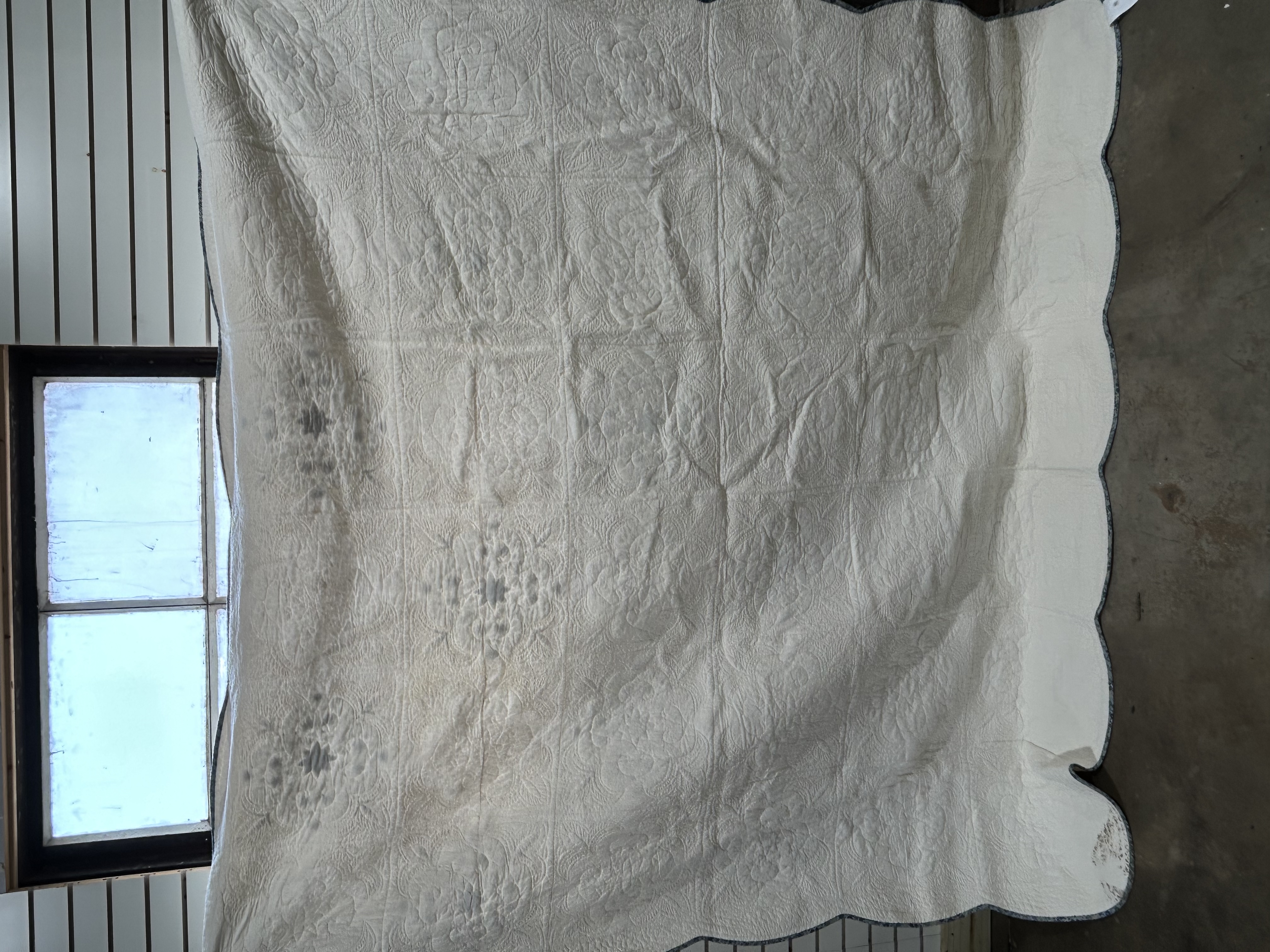 MID-20TH CENTURY COTTON STAR QUILT