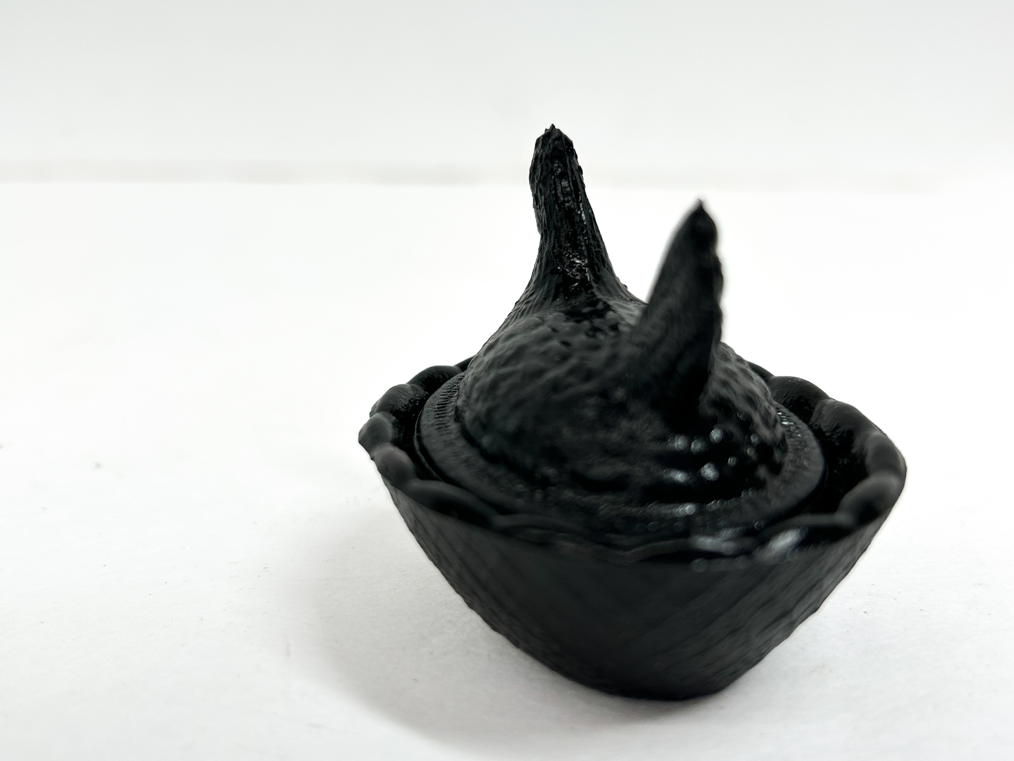 BOYD BLACK GLASS HEN SALT VINTAGE