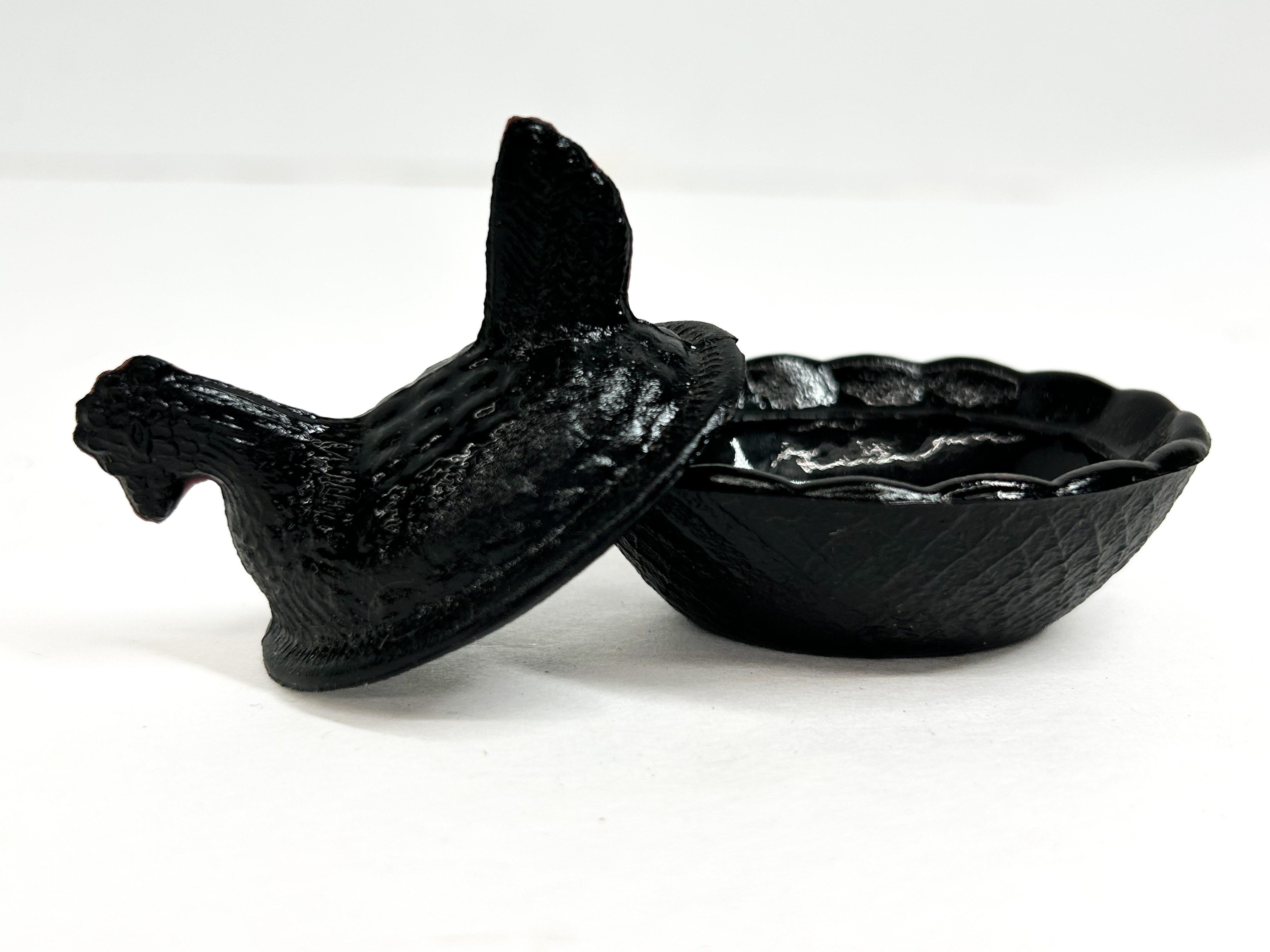 BOYD BLACK GLASS HEN SALT VINTAGE