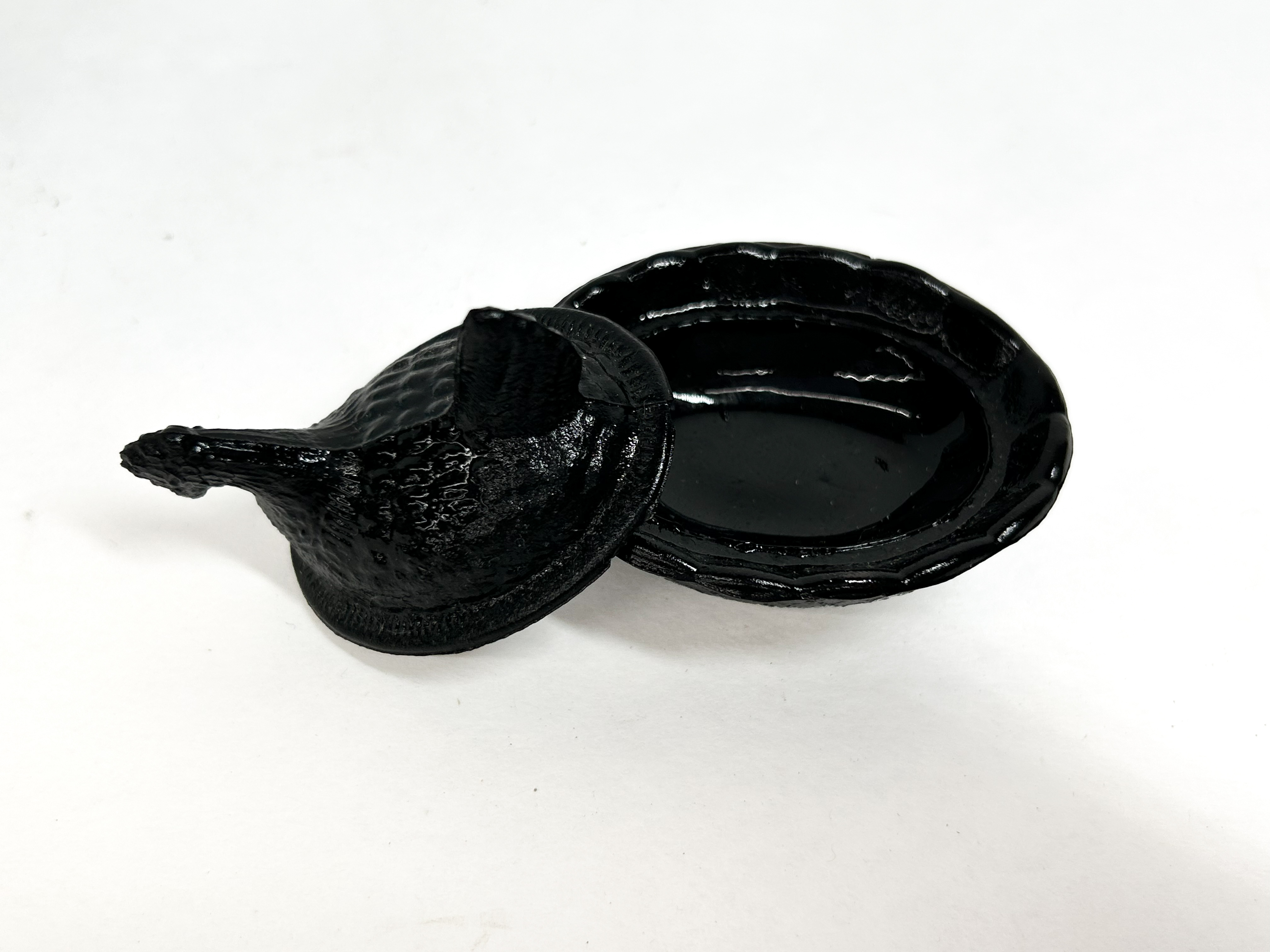 BOYD BLACK GLASS HEN SALT VINTAGE