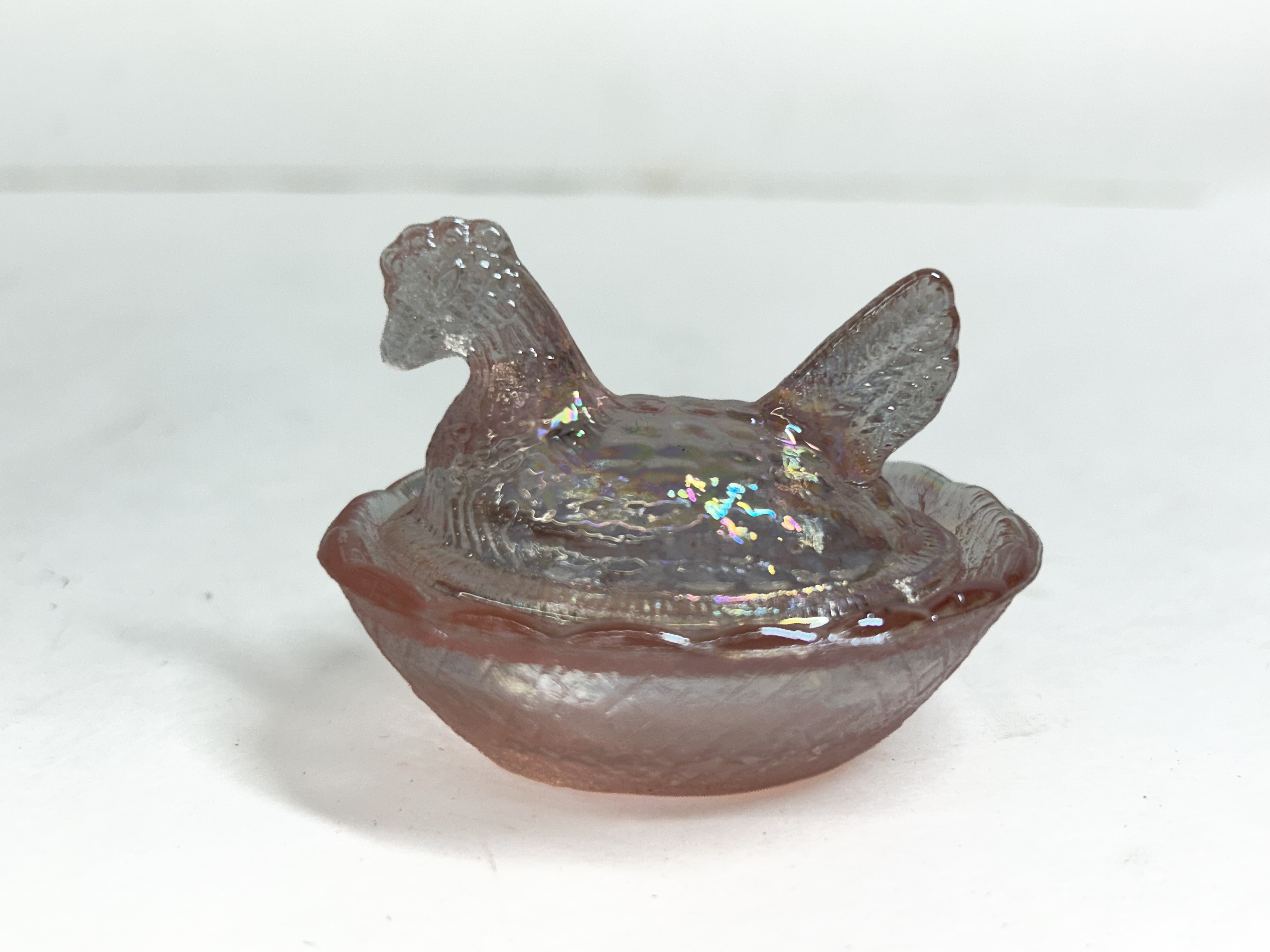 BOYD PINK IRIDESCENT GLASS HEN ON NEST