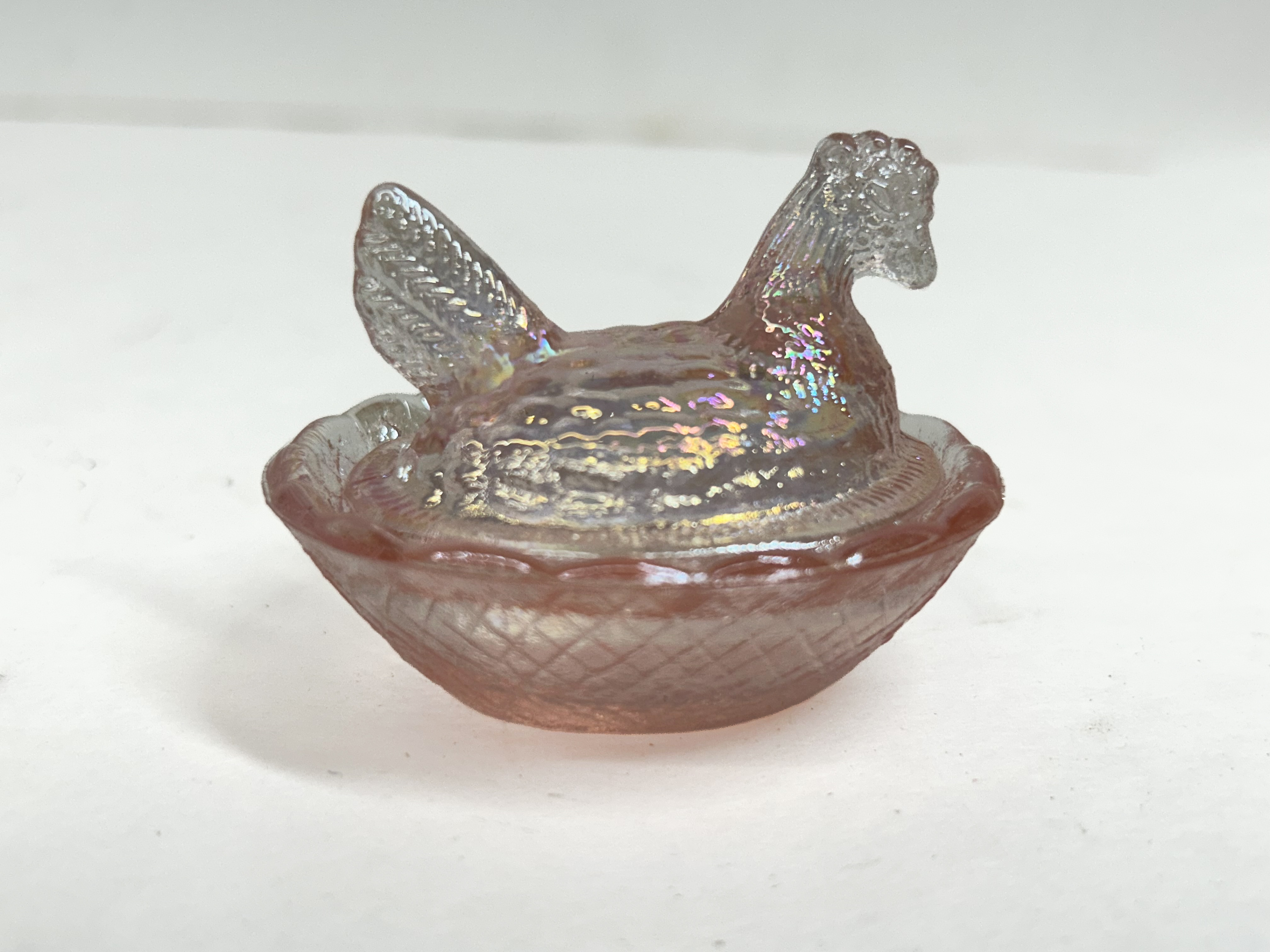 BOYD PINK IRIDESCENT GLASS HEN ON NEST