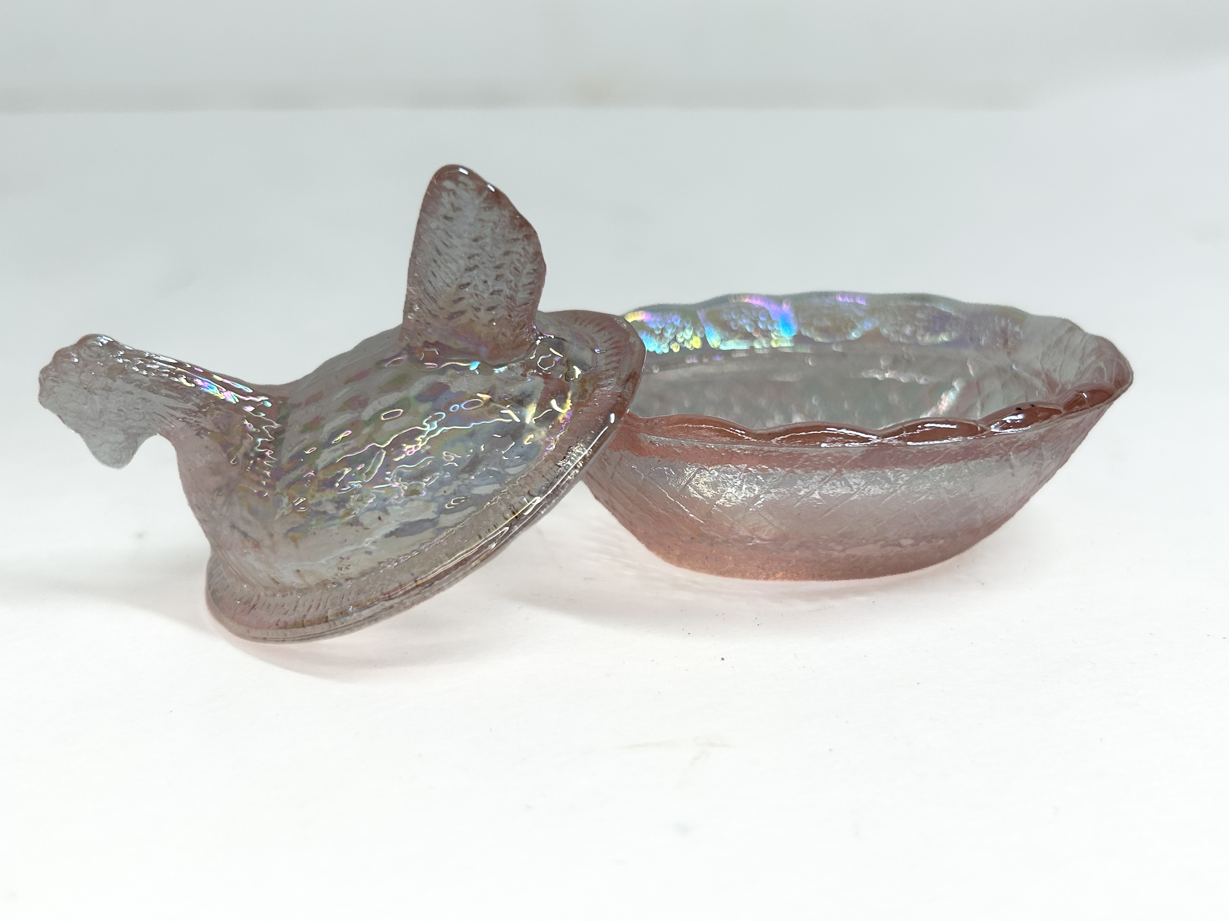 BOYD PINK IRIDESCENT GLASS HEN ON NEST