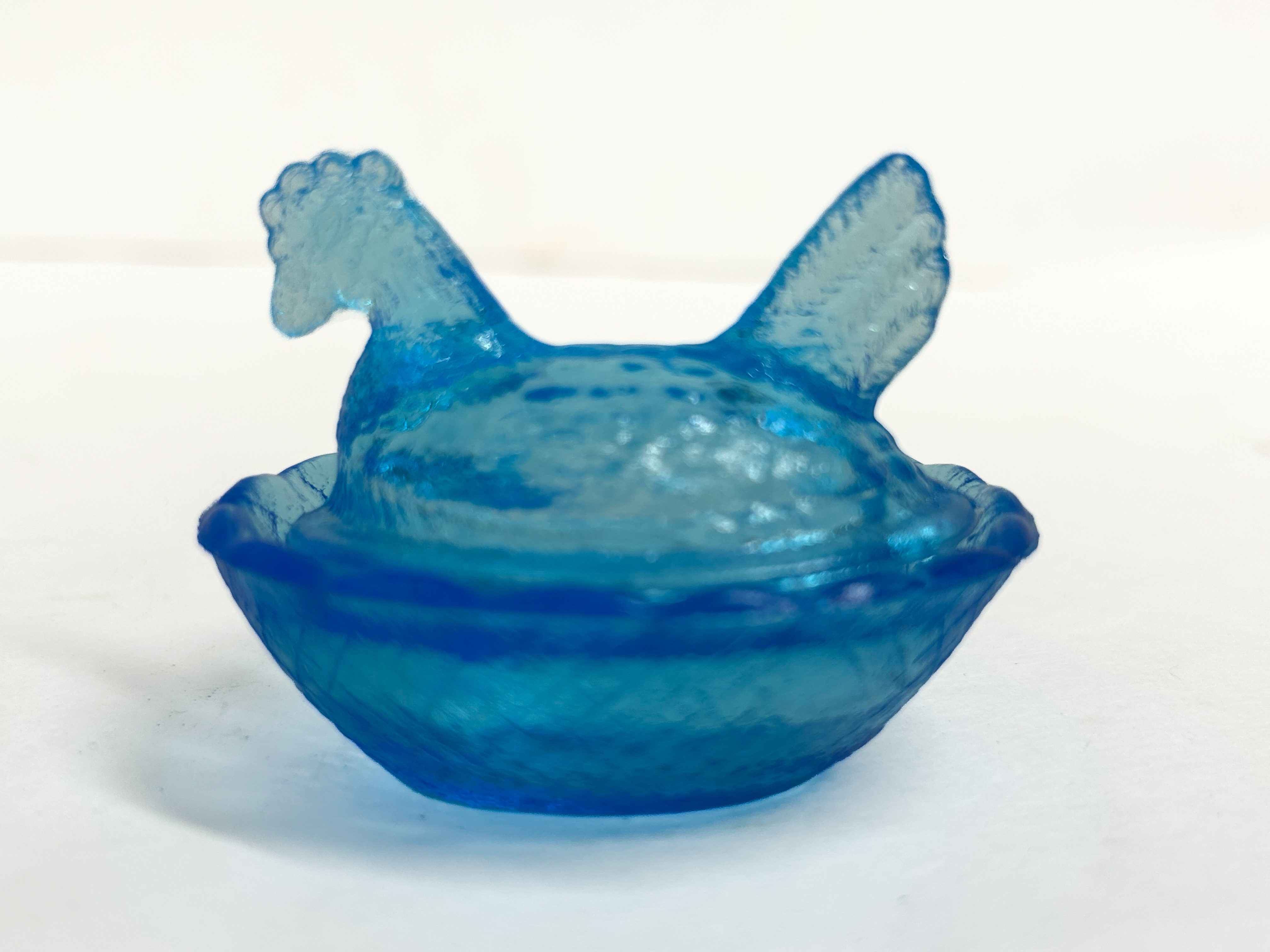 BOYD BLUE GLASS MINIATURE HEN ON NEST