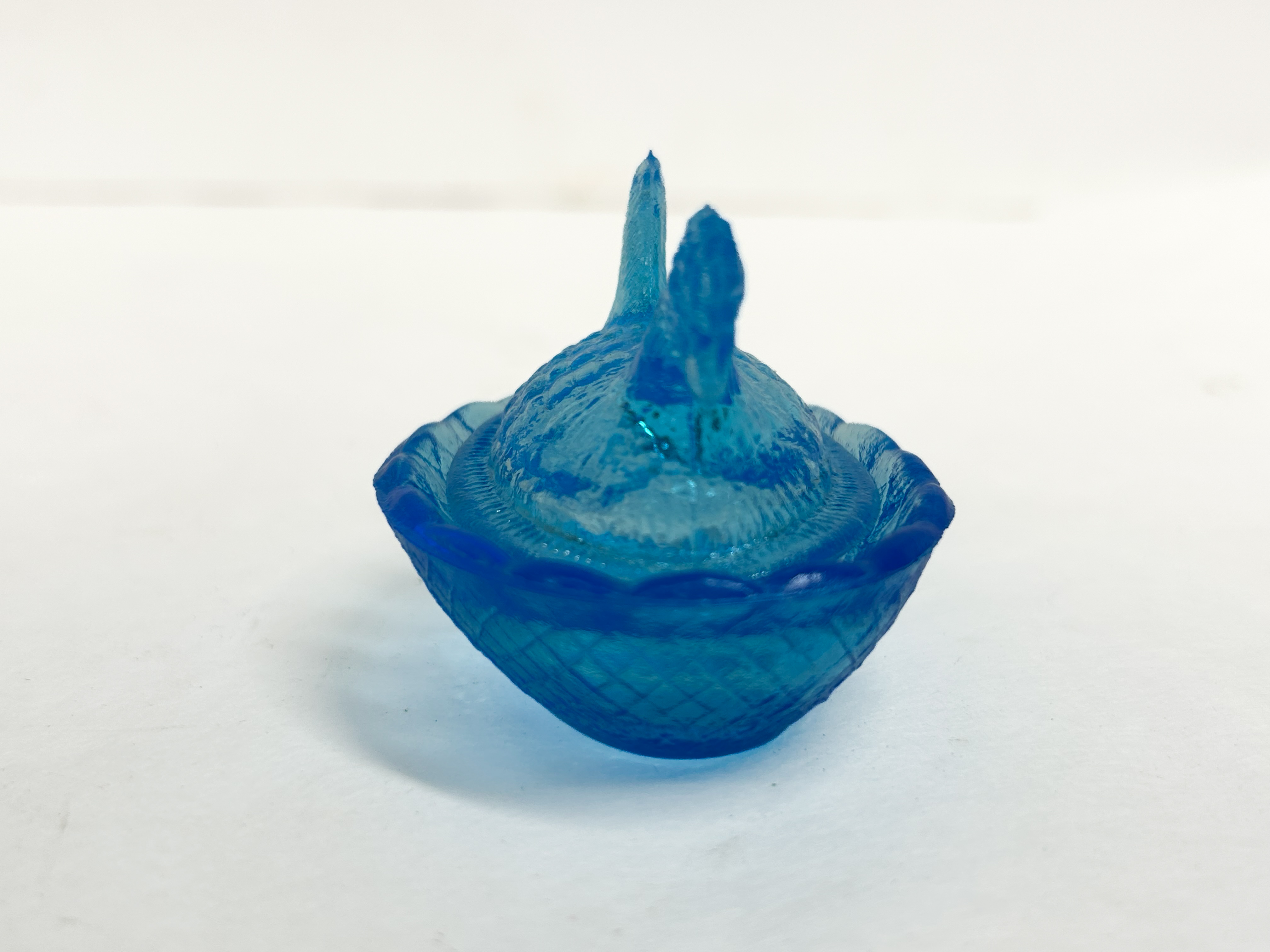BOYD BLUE GLASS MINIATURE HEN ON NEST