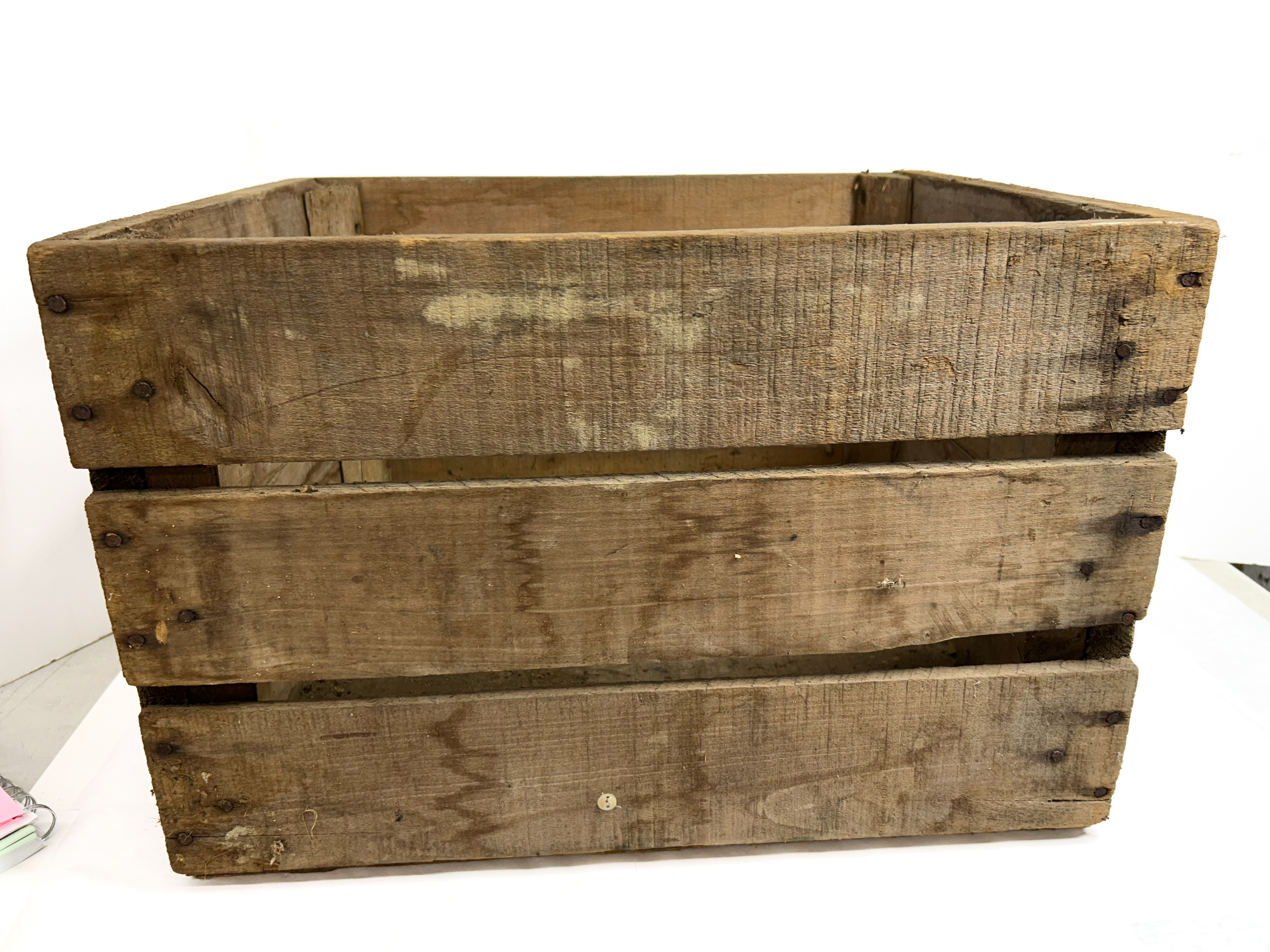 DOUDNA ORCHARDS WOODEN CRATE, MID-20TH CENTURY