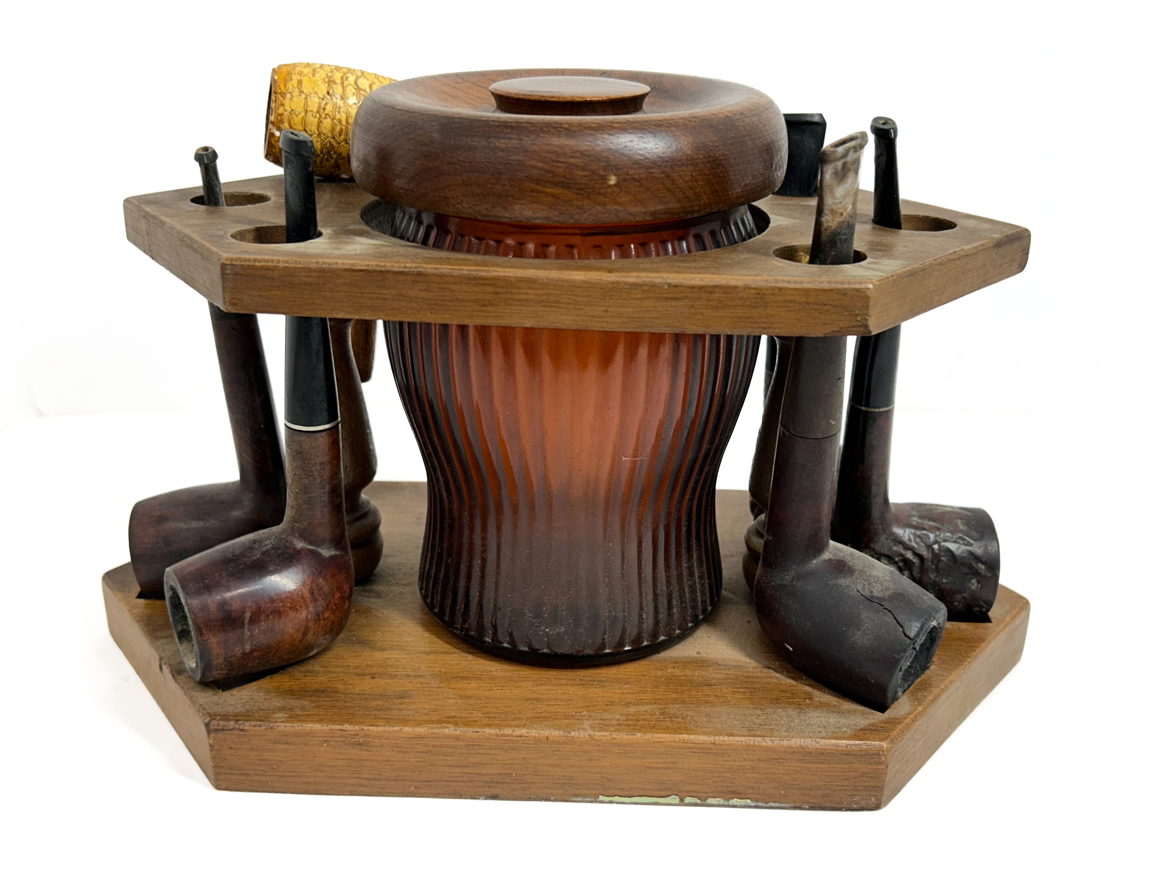 DUN-RITE WALNUT PIPE STAND SET, MID-20TH CENTURY