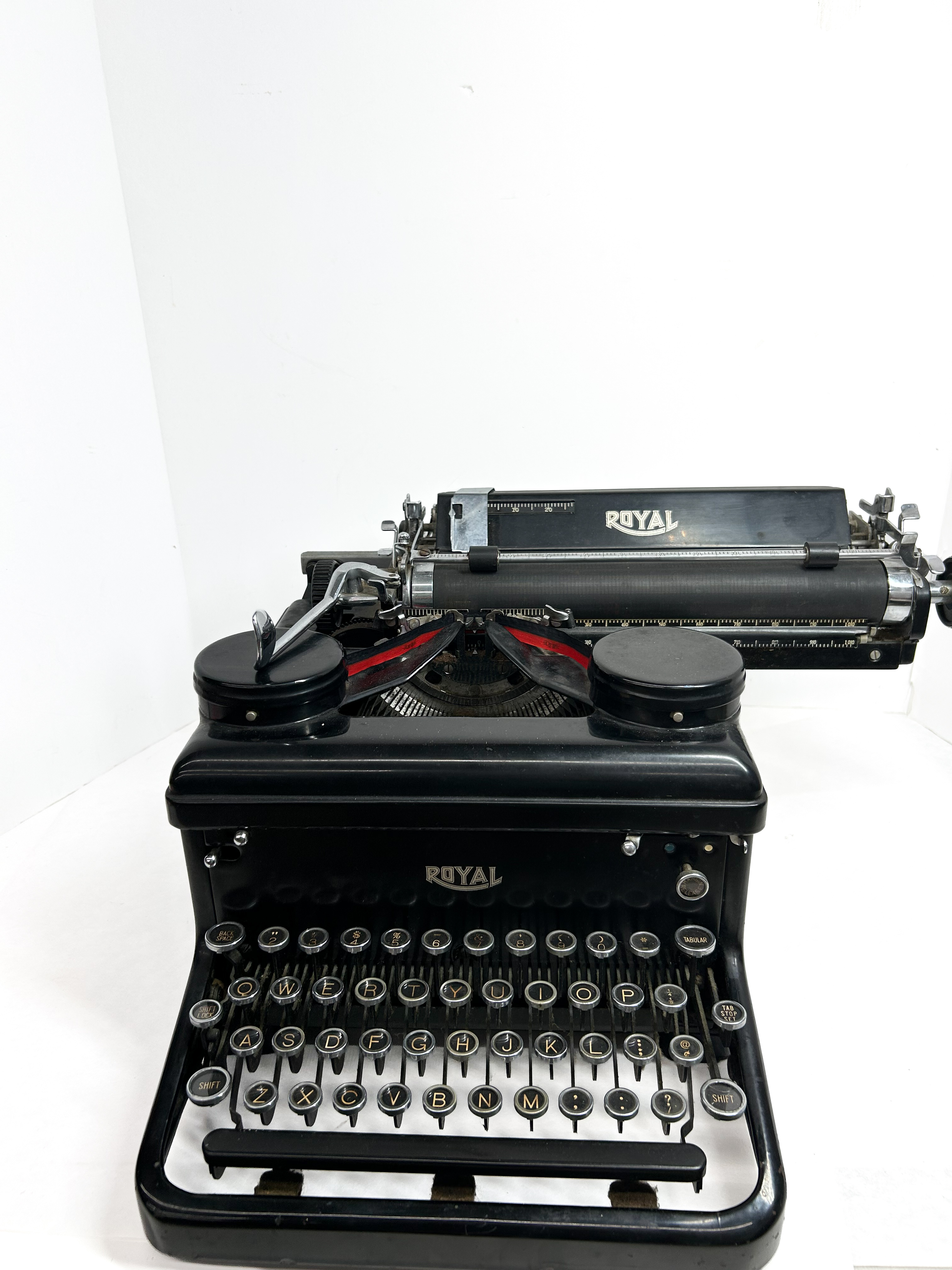 ROYAL KHM ENAMELED TYPEWRITER 1930S