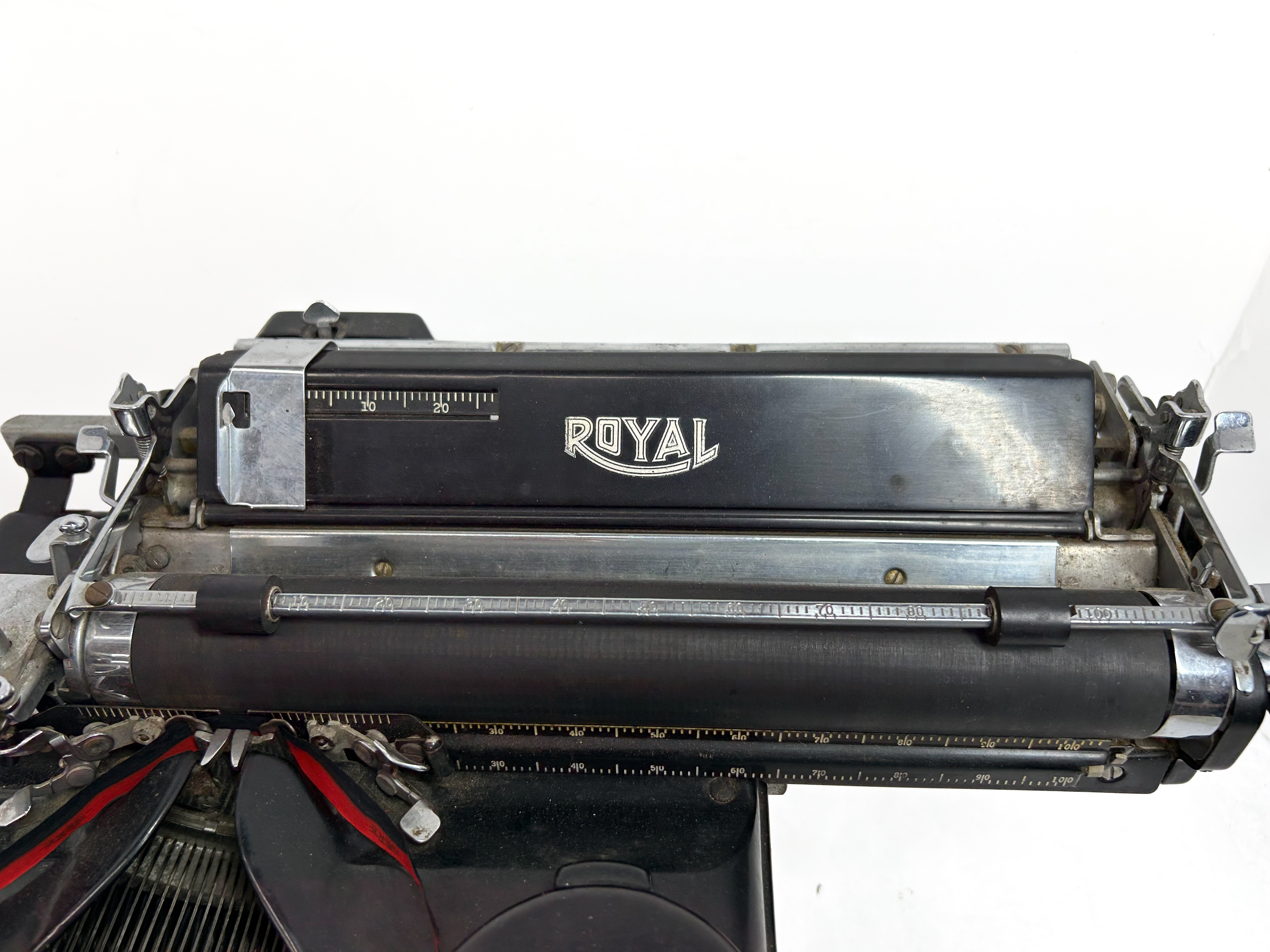 ROYAL KHM ENAMELED TYPEWRITER 1930S