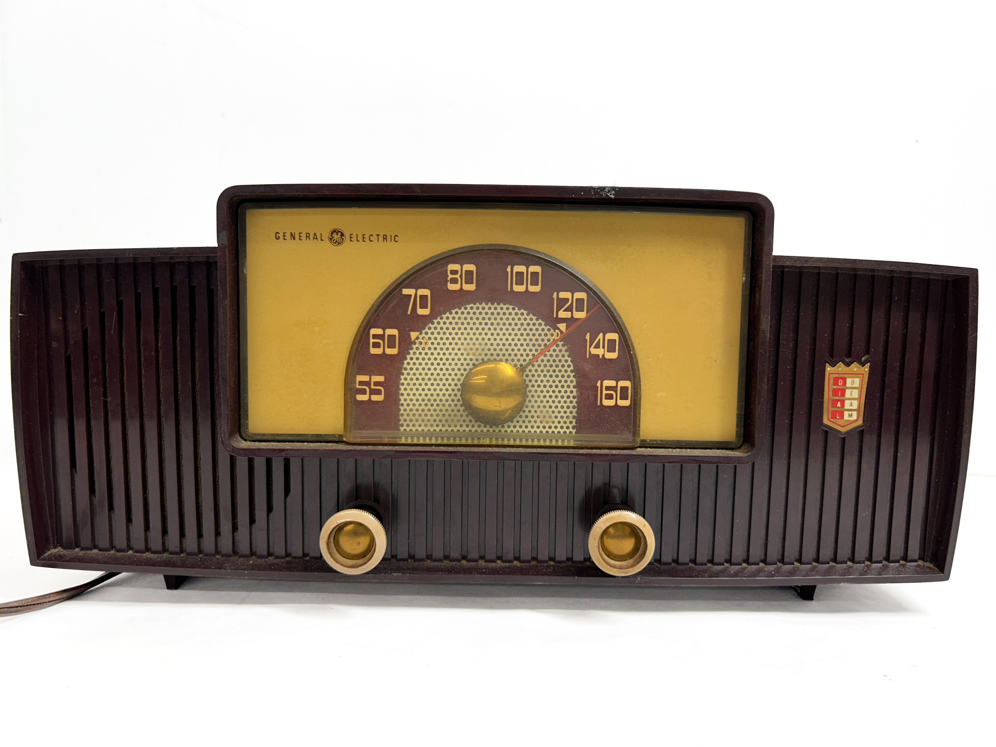 GENERAL ELECTRIC BAKELITE RADIO, 1955